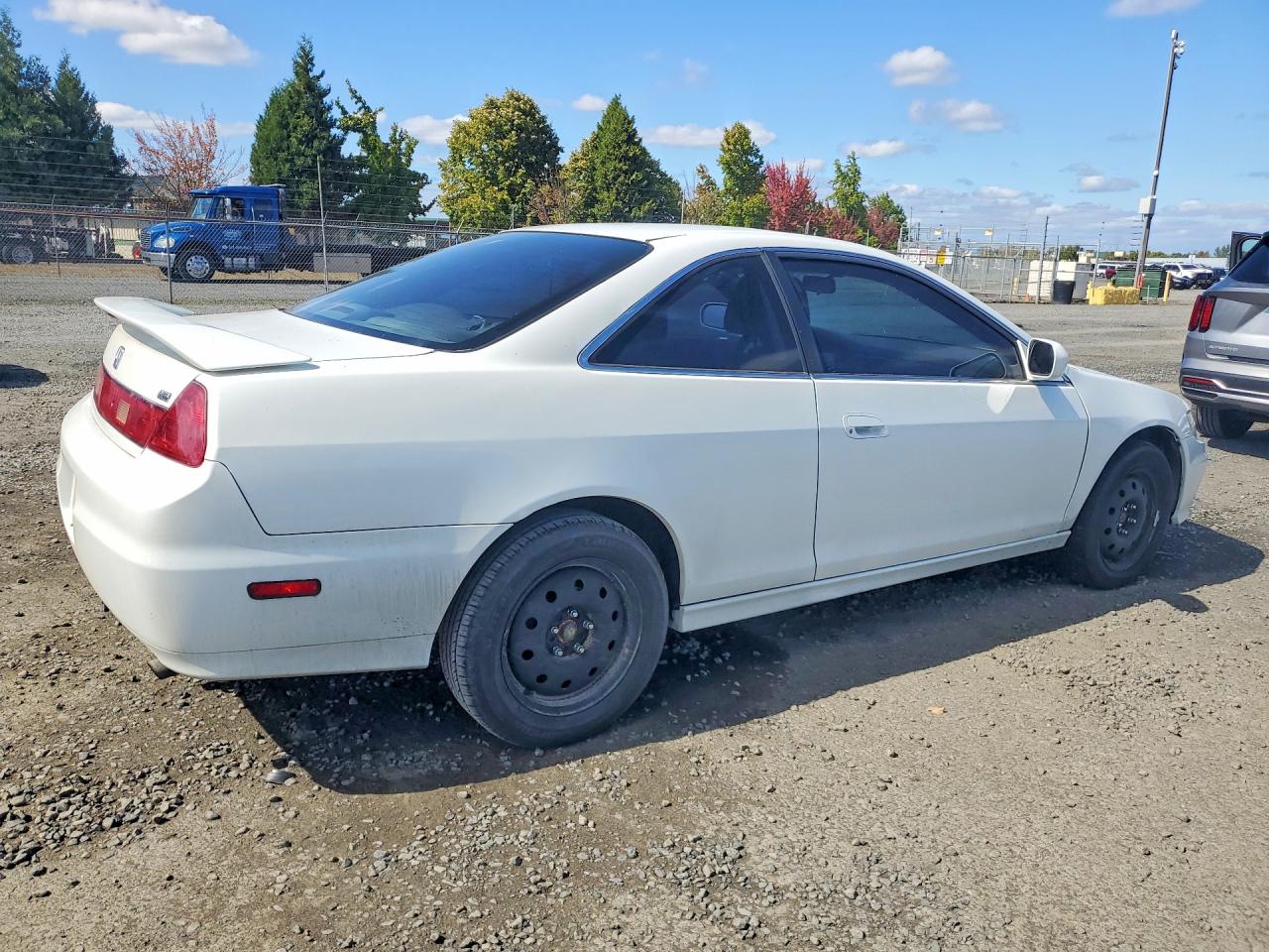 2001 Honda Accord Ex White vin: 1HGCG22571A017176