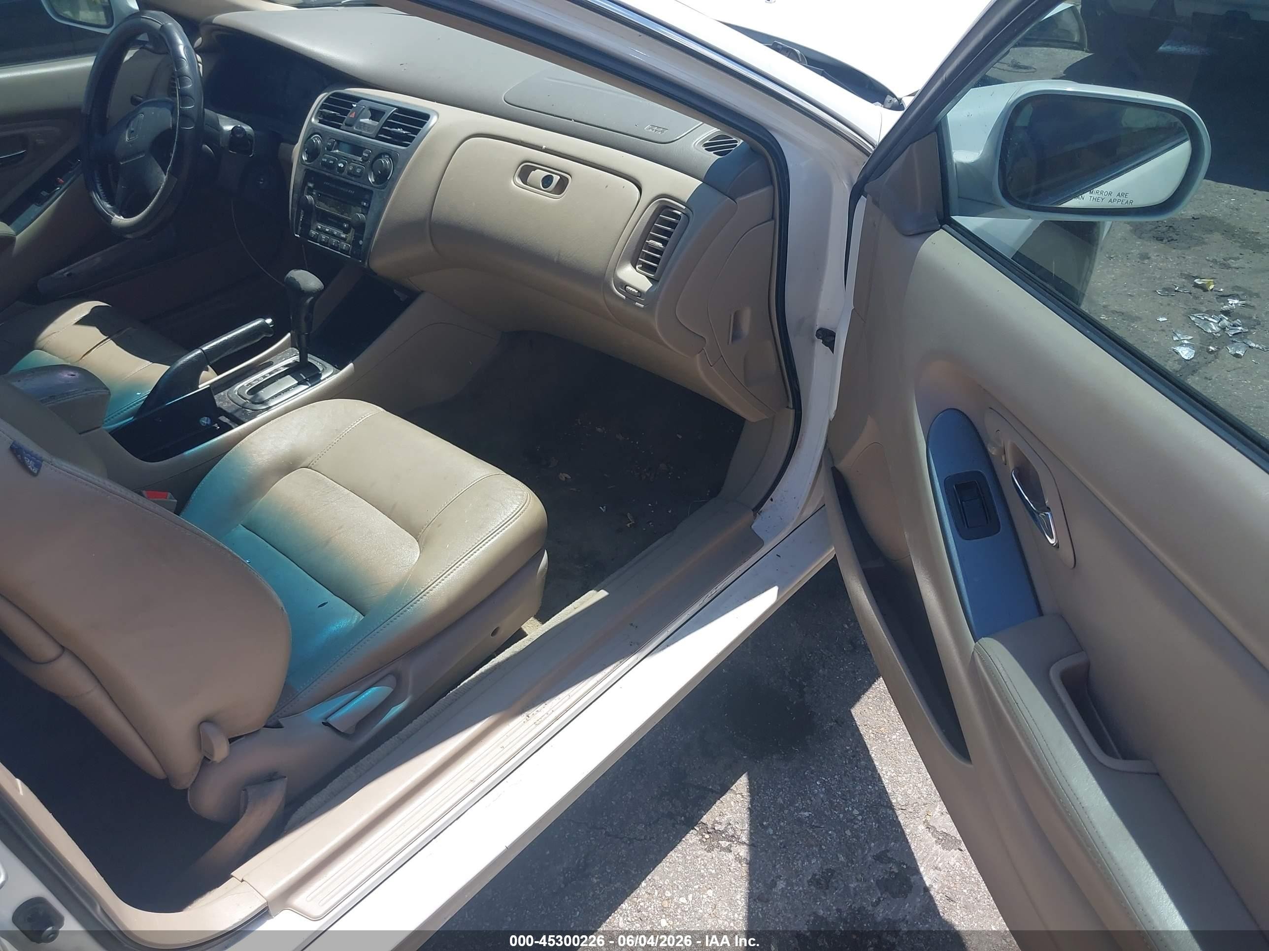 2001 Honda Accord 3.0 Ex White vin: 1HGCG22571A034124