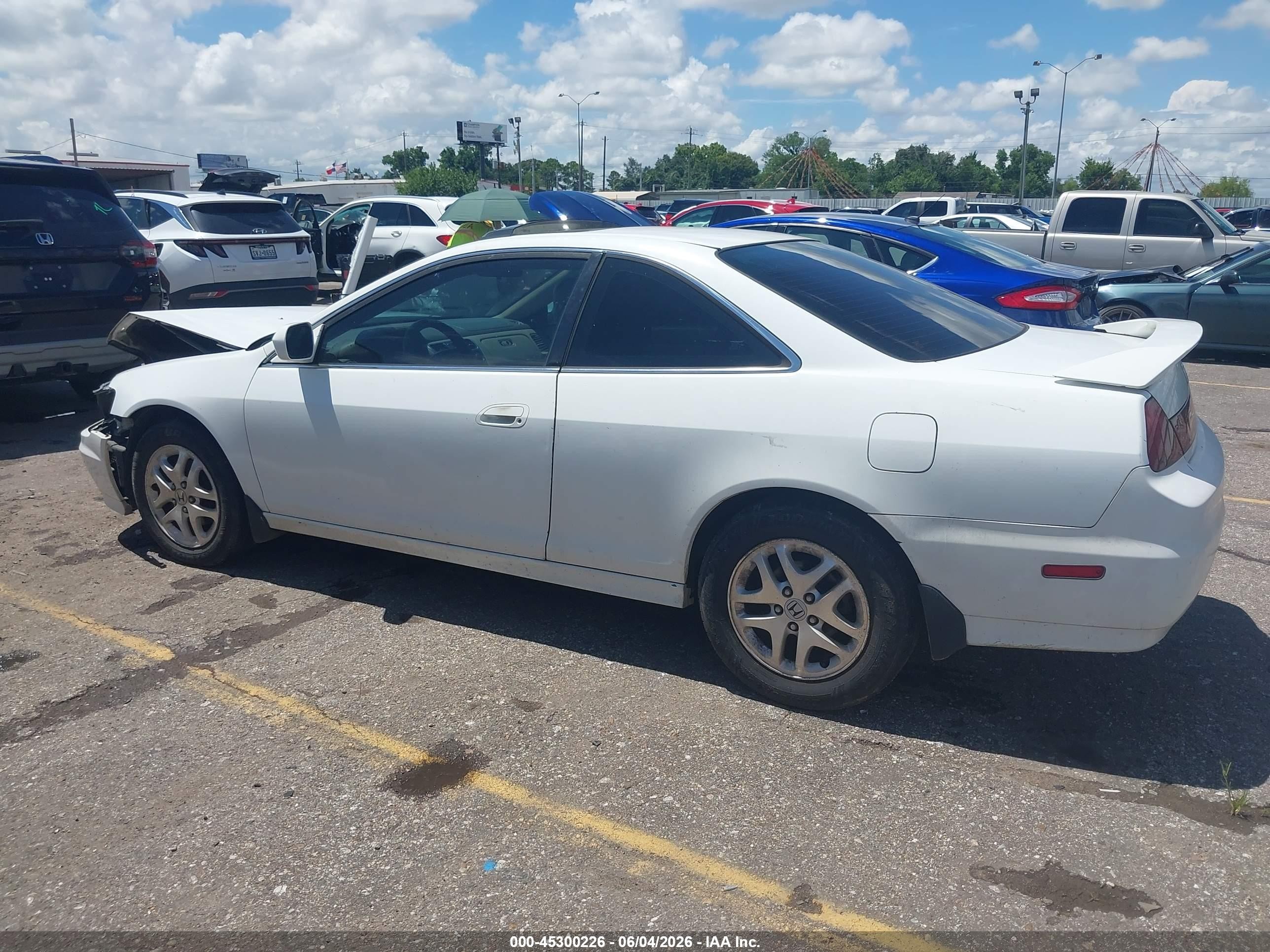 2001 Honda Accord 3.0 Ex White vin: 1HGCG22571A034124