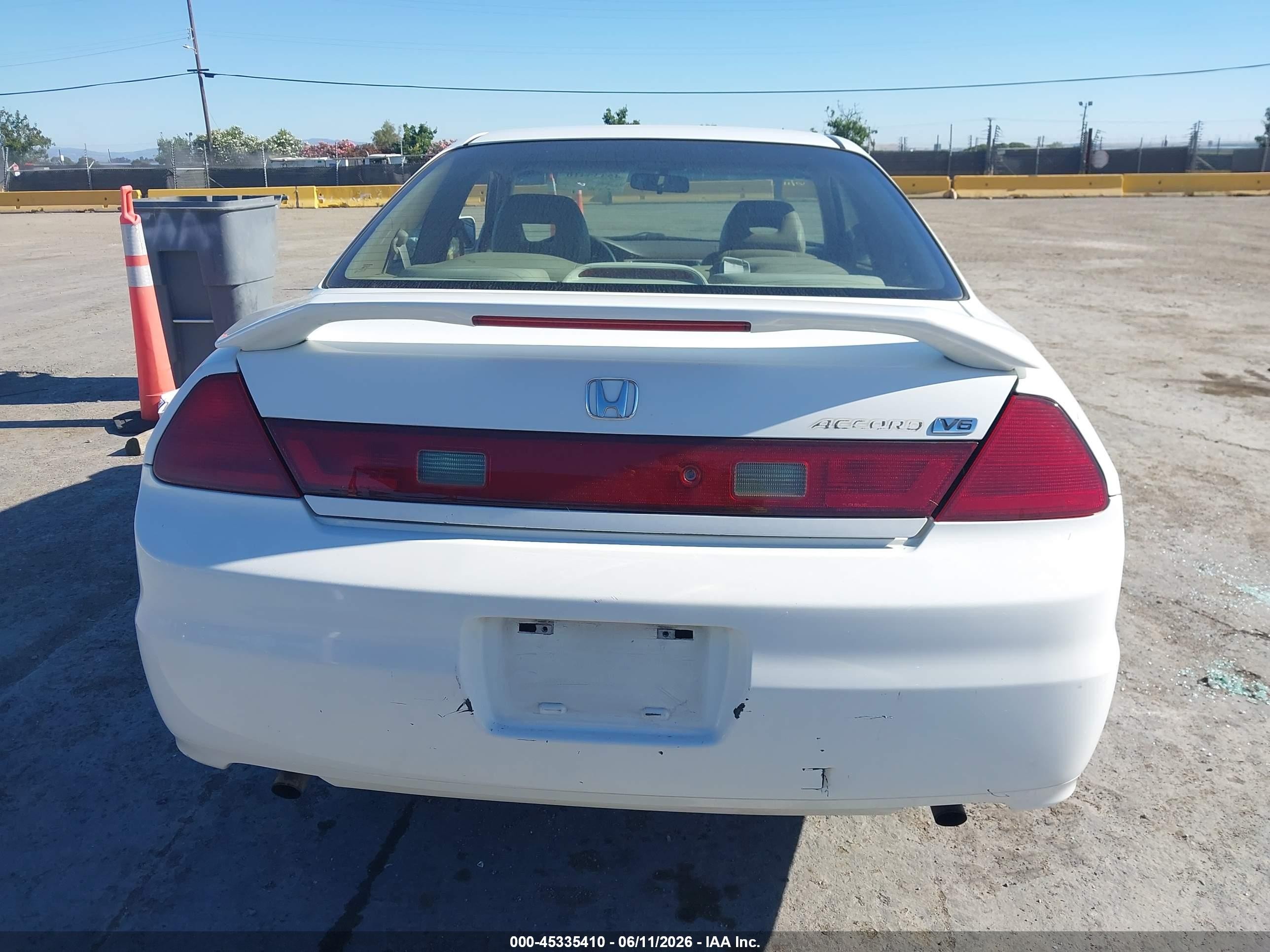 2002 Honda Accord 3.0 Ex Белый vin: 1HGCG22572A019673
