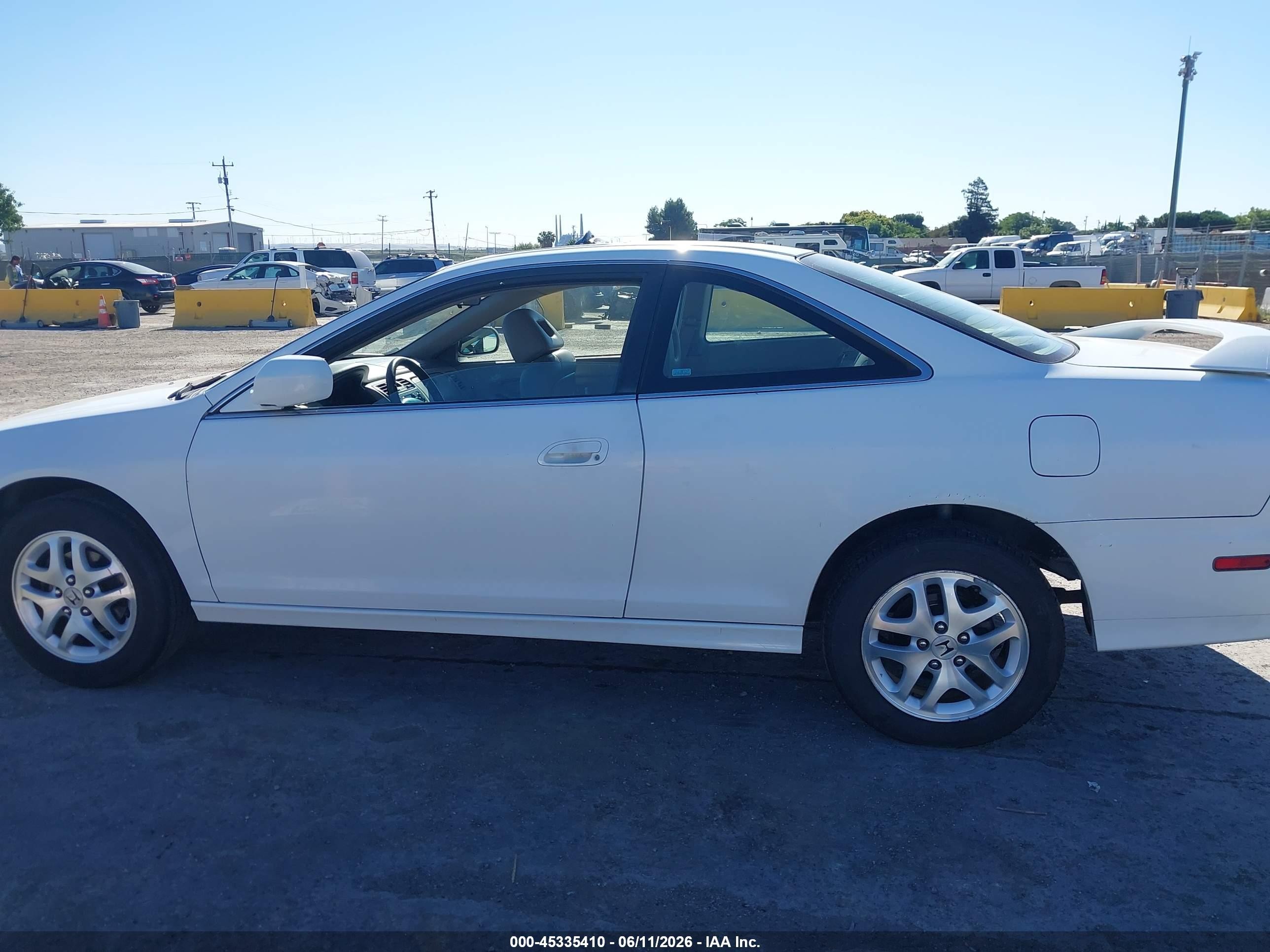 2002 Honda Accord 3.0 Ex Белый vin: 1HGCG22572A019673