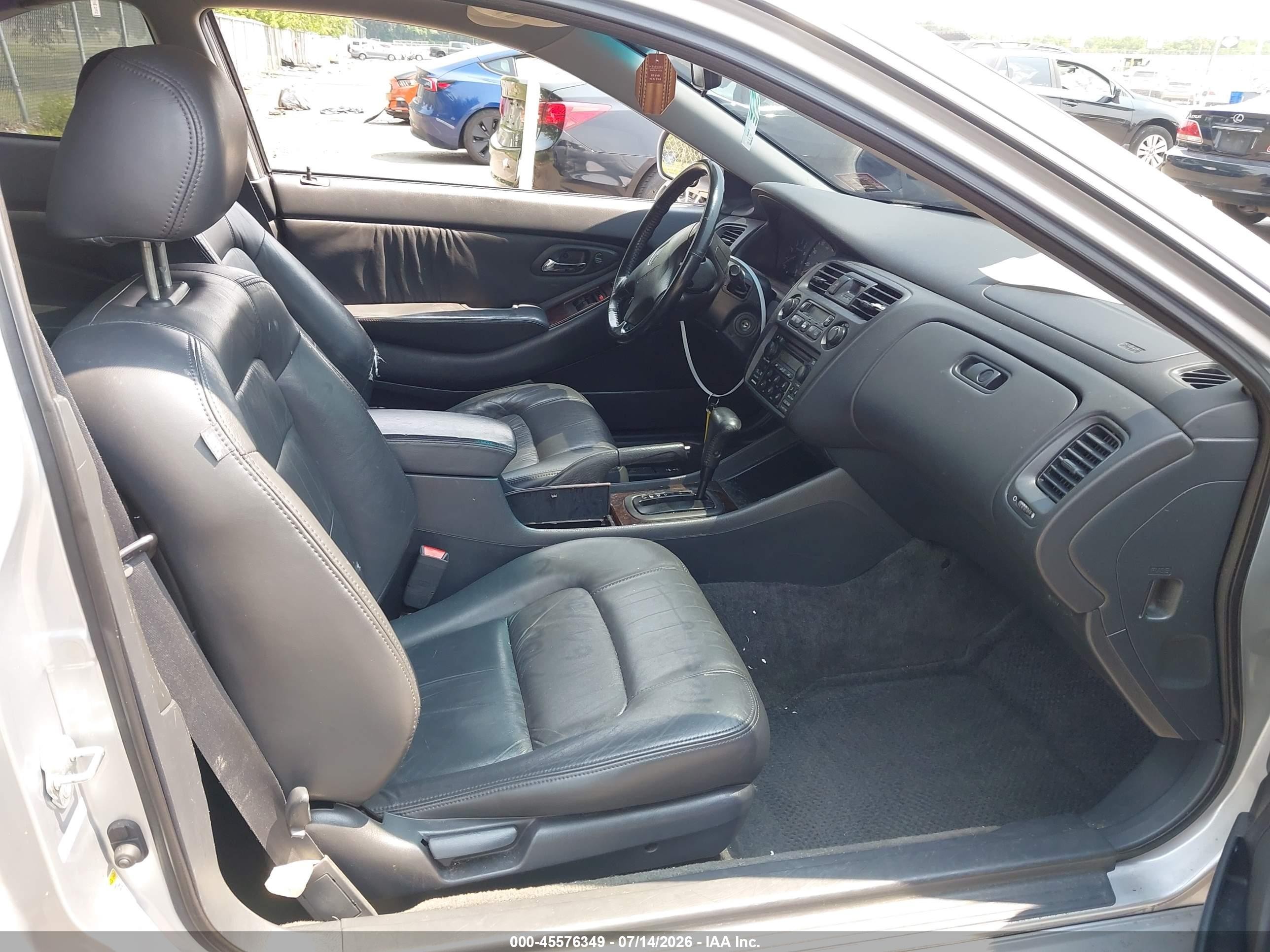 2000 Honda Accord 3.0 Ex Silver vin: 1HGCG2257YA022484