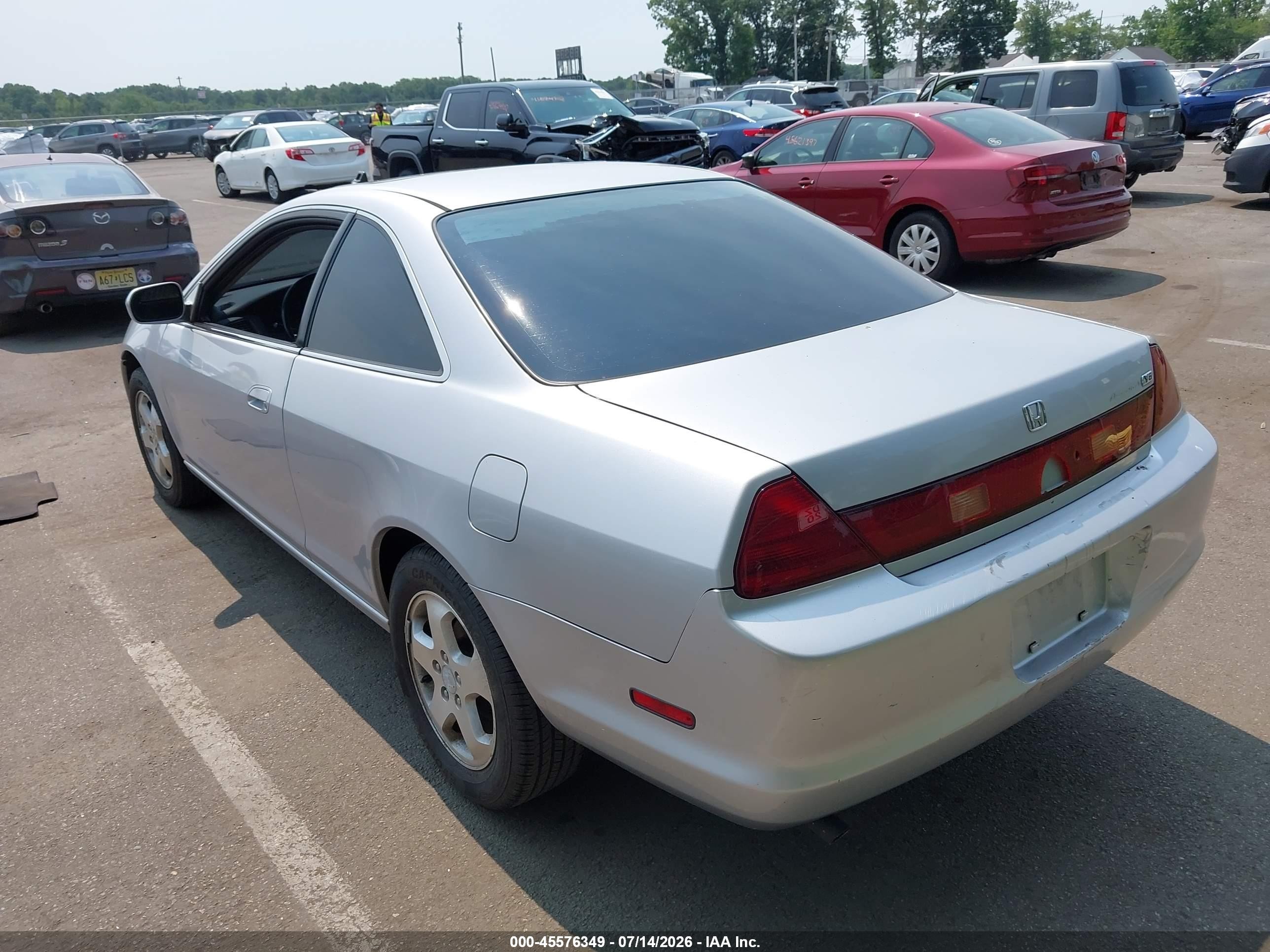 2000 Honda Accord 3.0 Ex Silver vin: 1HGCG2257YA022484
