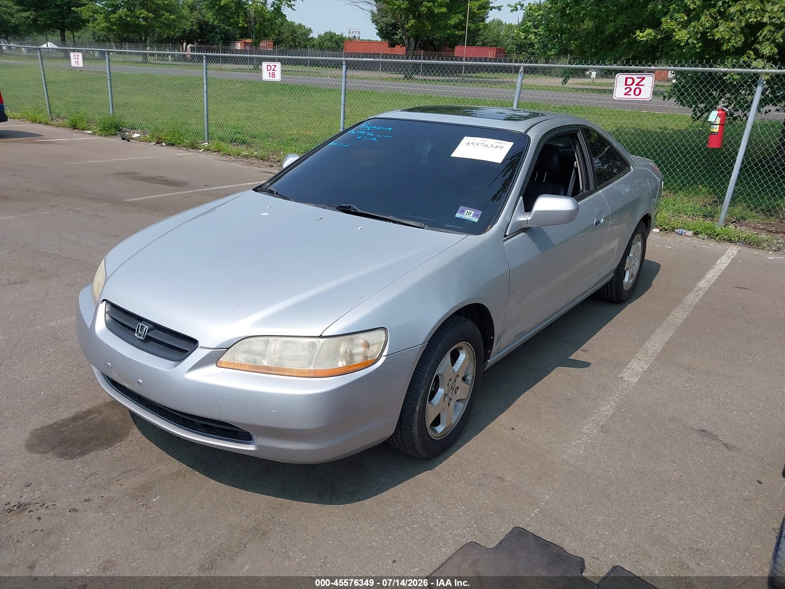2000 Honda Accord 3.0 Ex Silver vin: 1HGCG2257YA022484