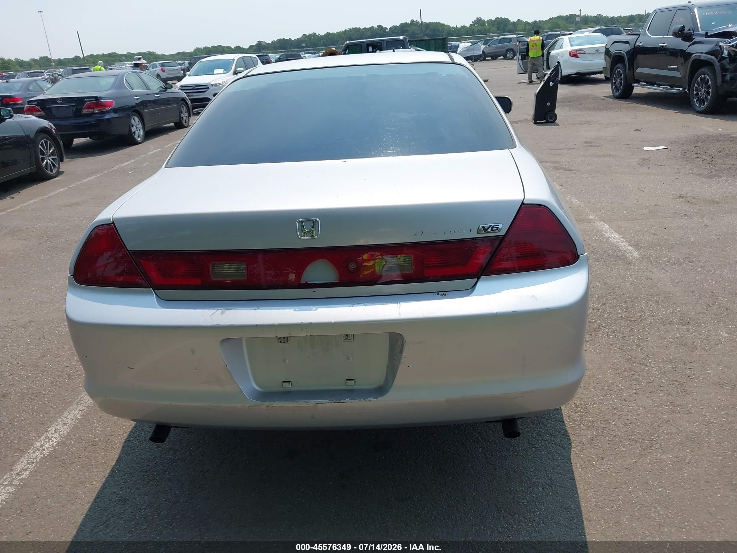 2000 Honda Accord 3.0 Ex Silver vin: 1HGCG2257YA022484