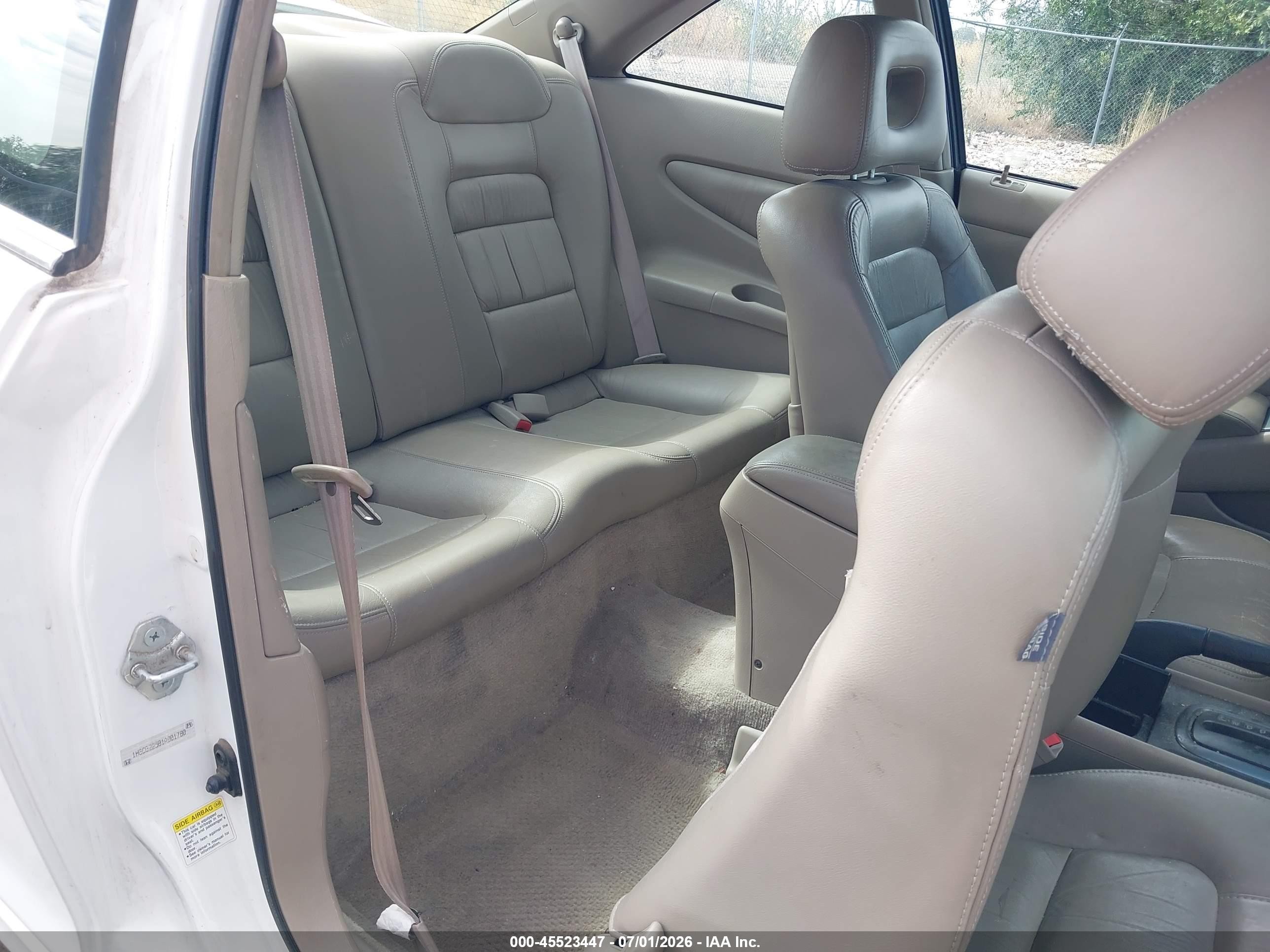 2001 Honda Accord 3.0 Ex White vin: 1HGCG22581A001780
