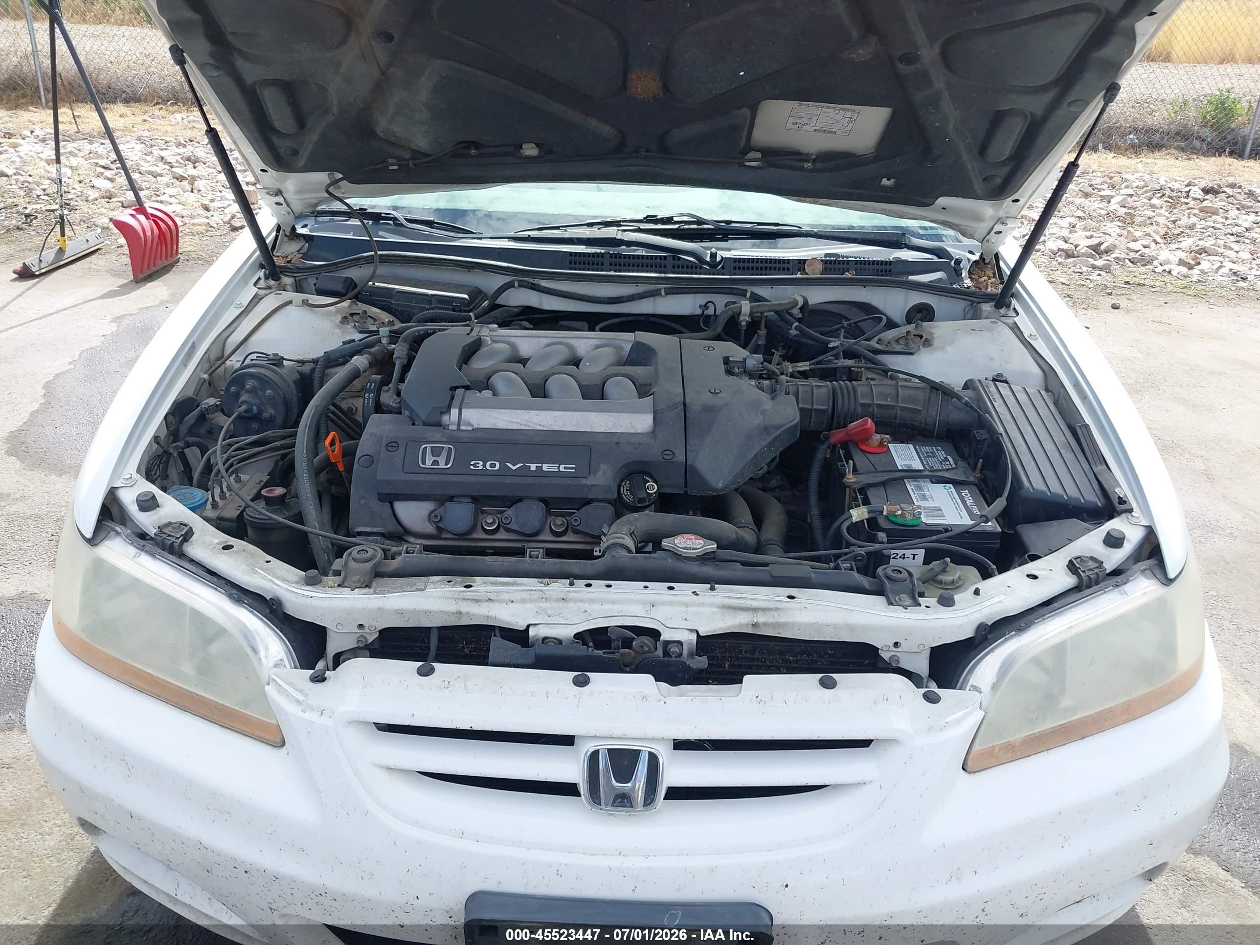 2001 Honda Accord 3.0 Ex White vin: 1HGCG22581A001780
