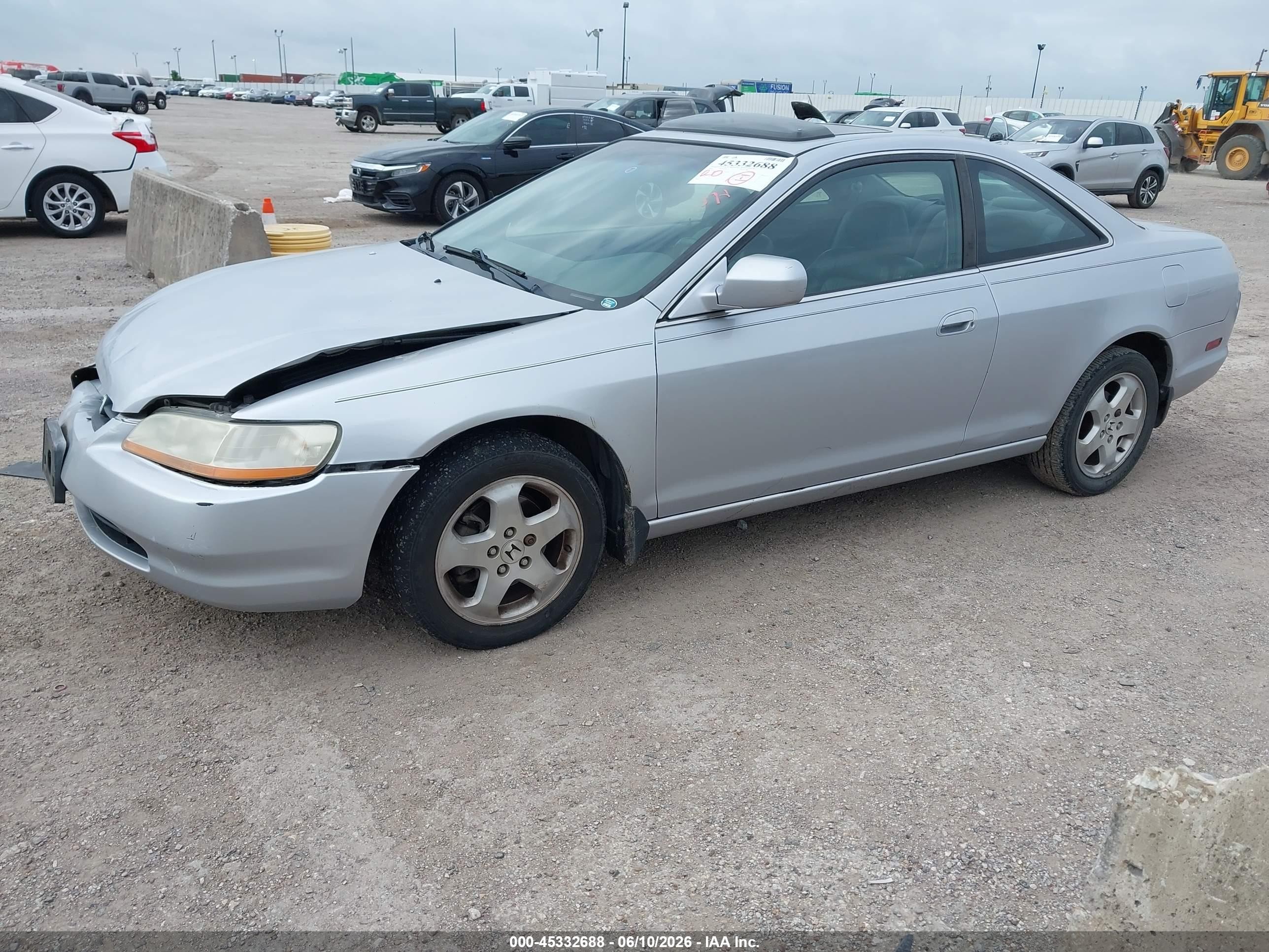 2000 Honda Accord 3.0 Ex Silver vin: 1HGCG2258YA041111