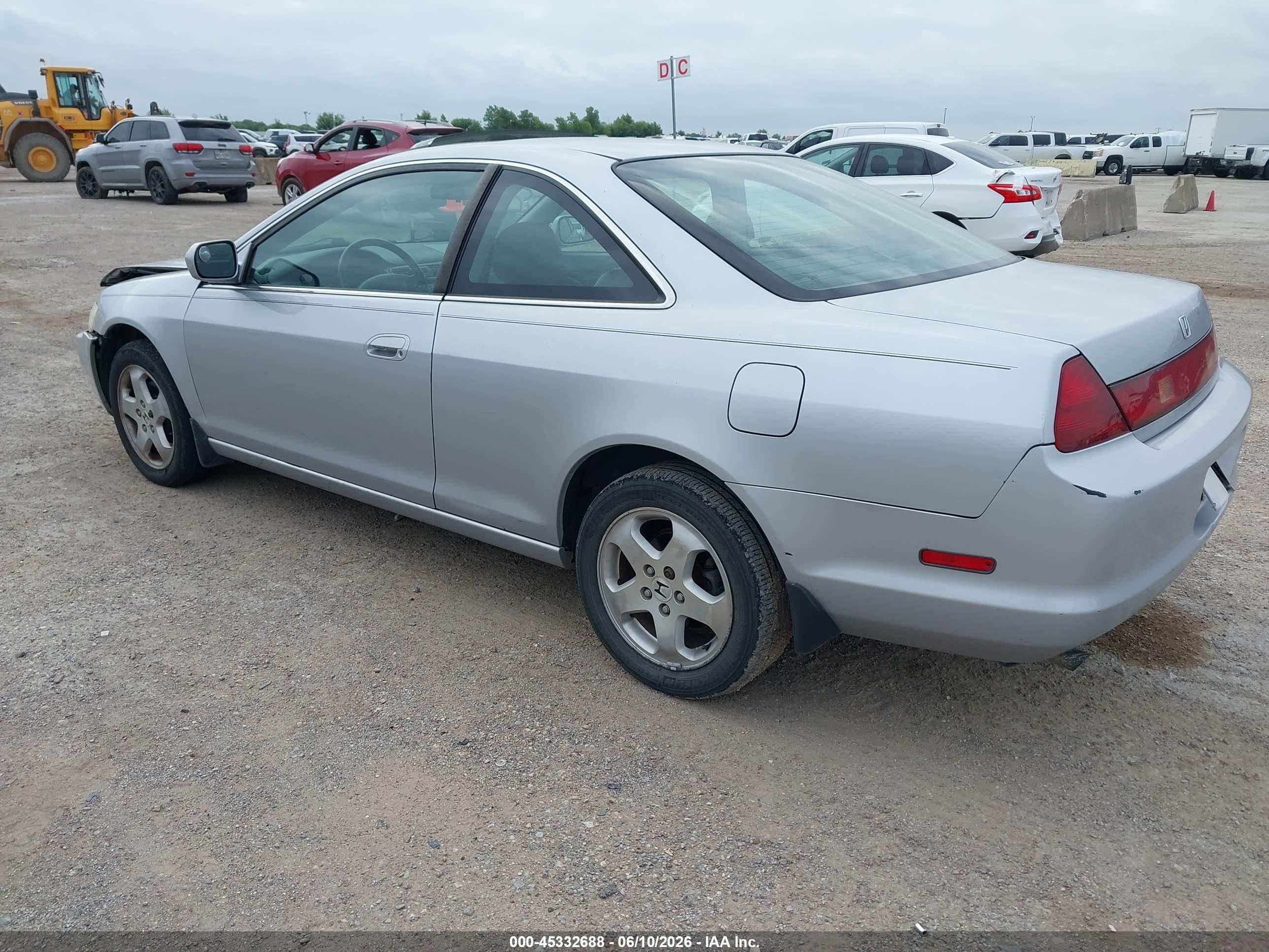 2000 Honda Accord 3.0 Ex Silver vin: 1HGCG2258YA041111