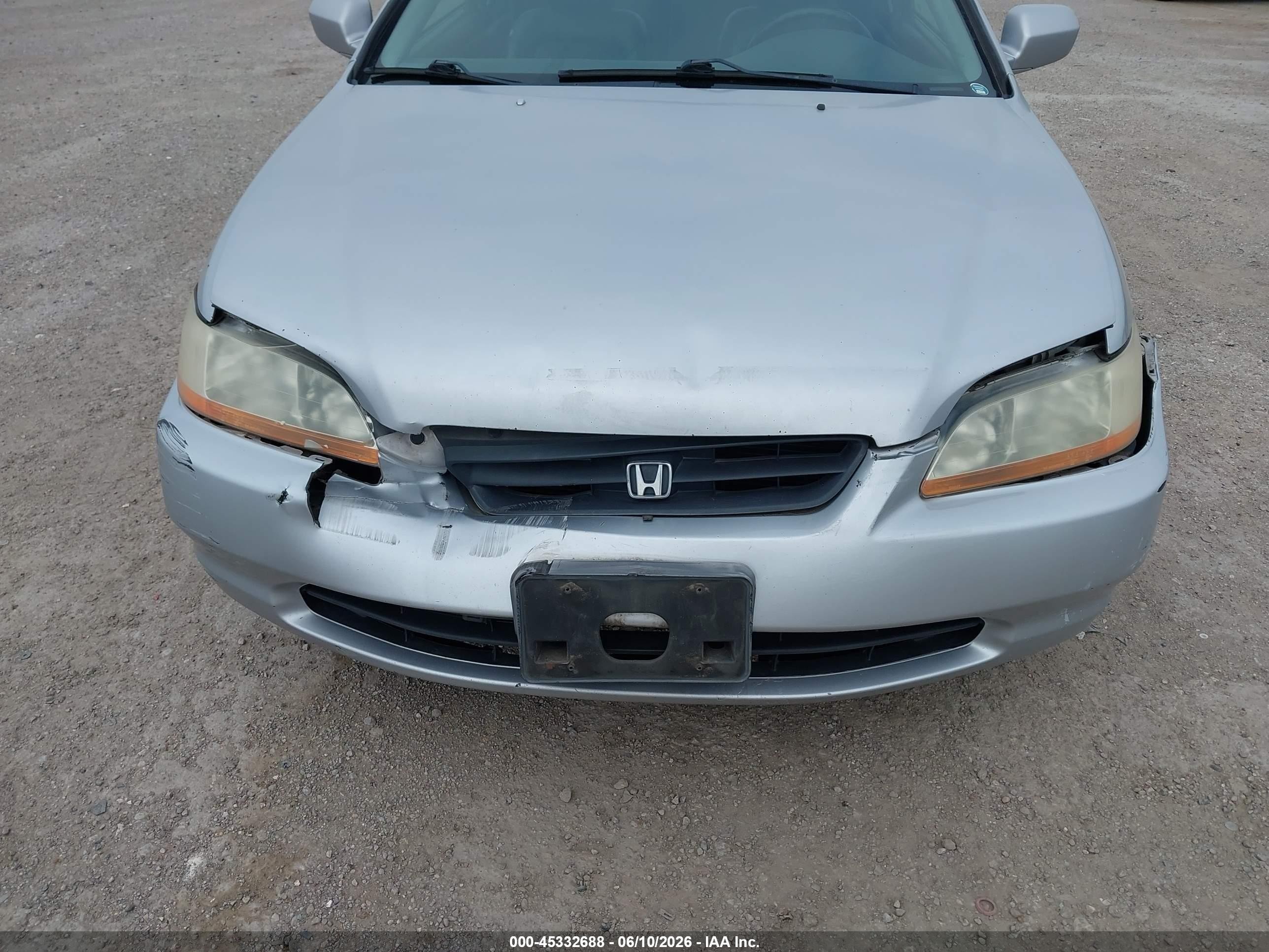 2000 Honda Accord 3.0 Ex Silver vin: 1HGCG2258YA041111