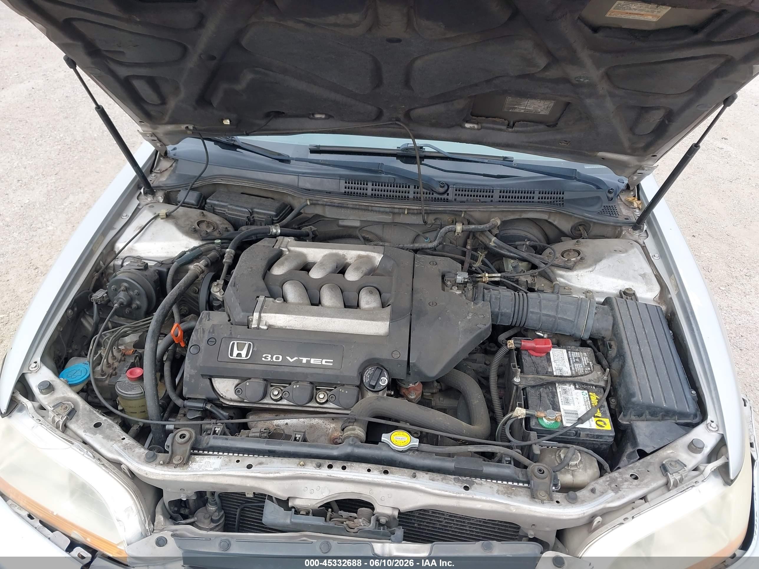 2000 Honda Accord 3.0 Ex Silver vin: 1HGCG2258YA041111