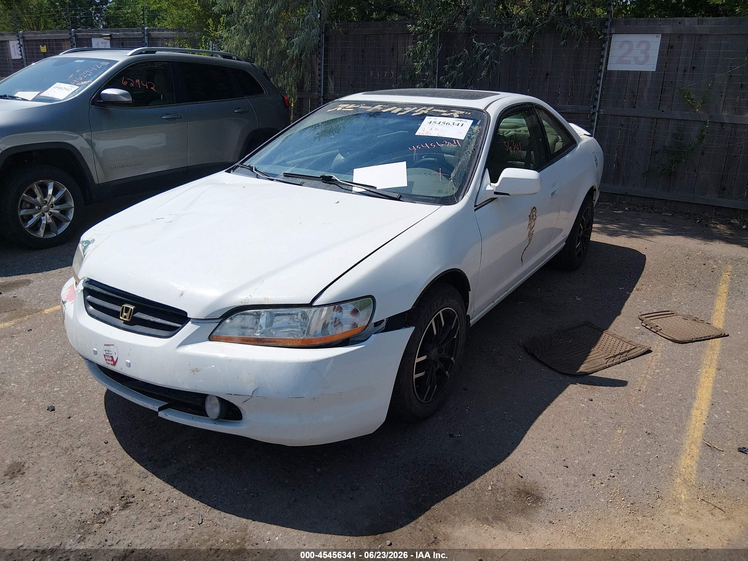 1999 Honda Accord Ex V6 White vin: 1HGCG2259XA009394