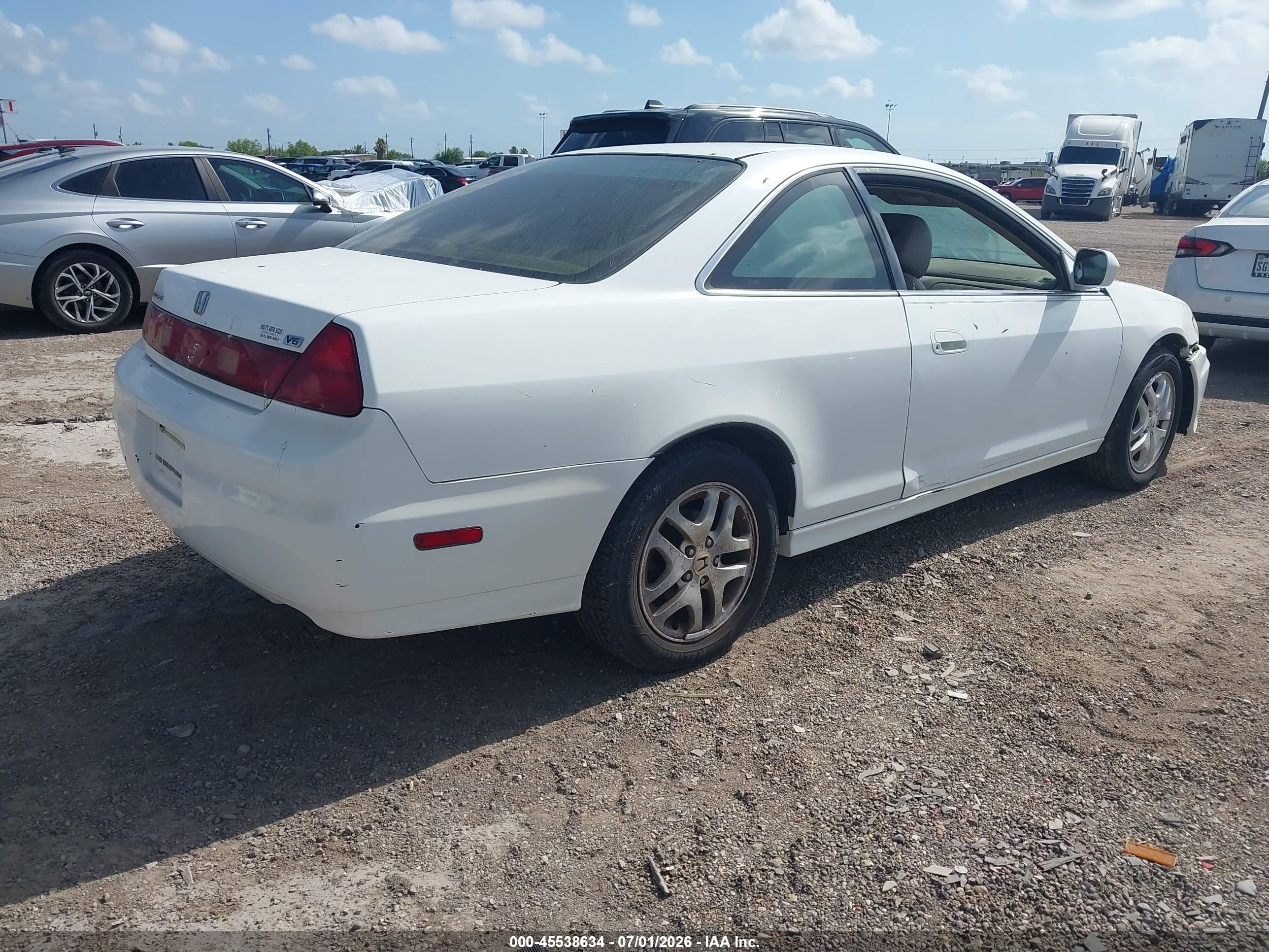 2002 Honda Accord 3.0 Ex White vin: 1HGCG225X2A023295