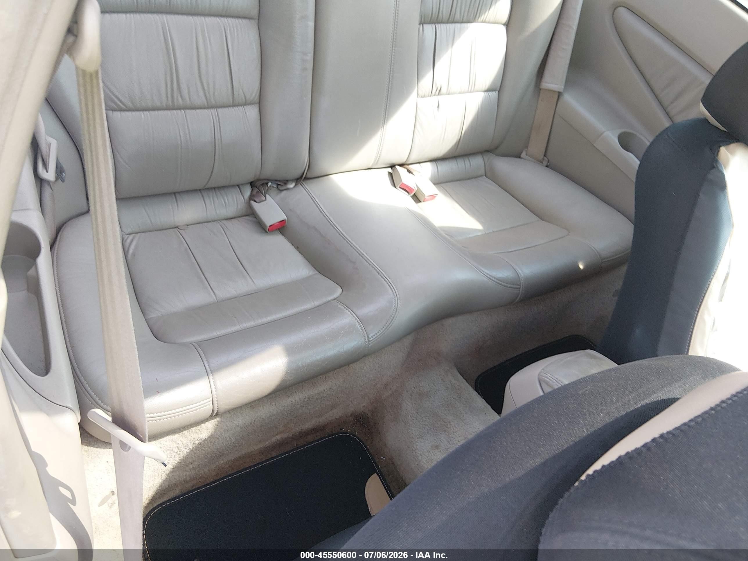 2000 Honda Accord 3.0 Ex White vin: 1HGCG225XYA014718