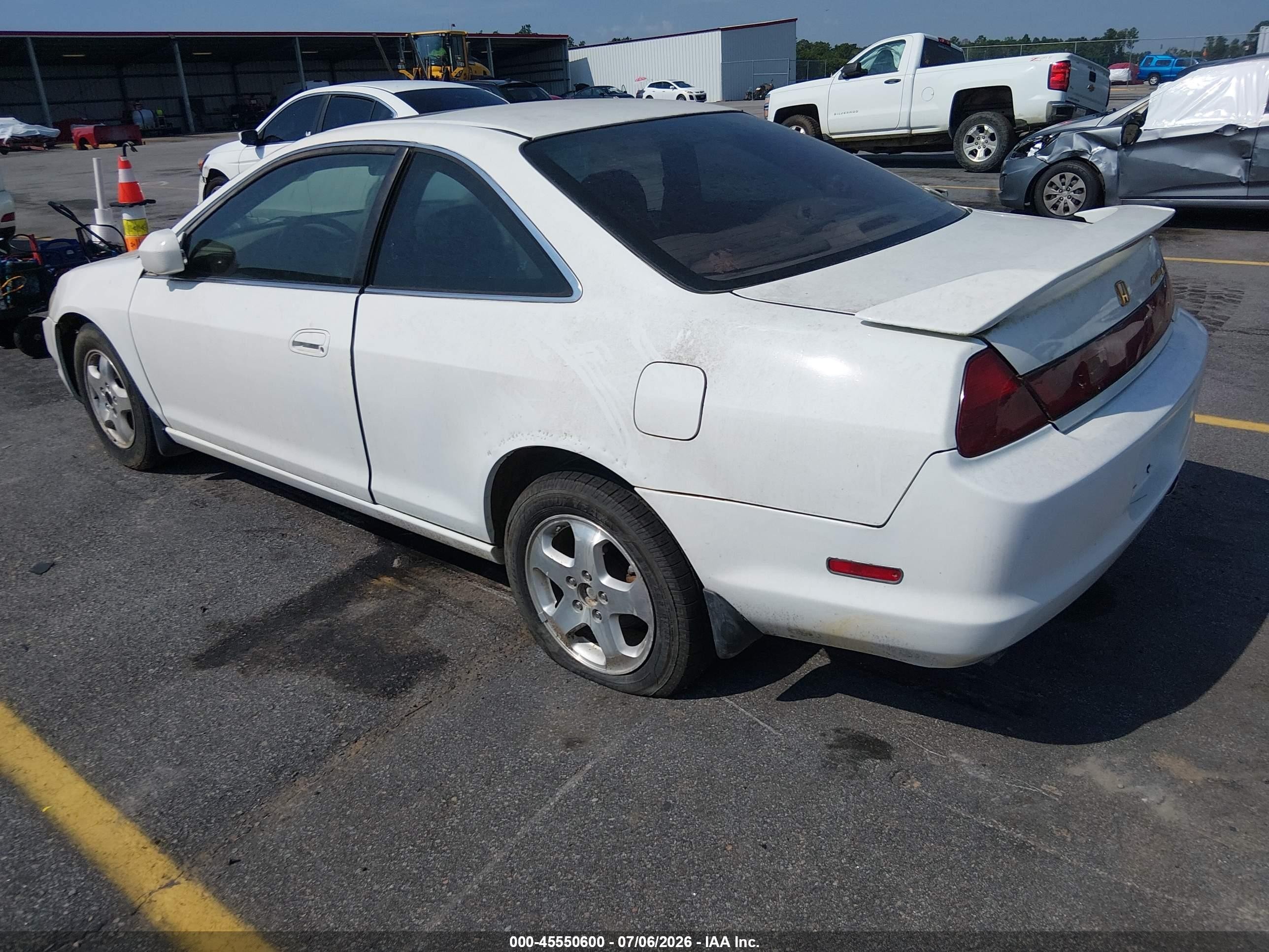 2000 Honda Accord 3.0 Ex White vin: 1HGCG225XYA014718