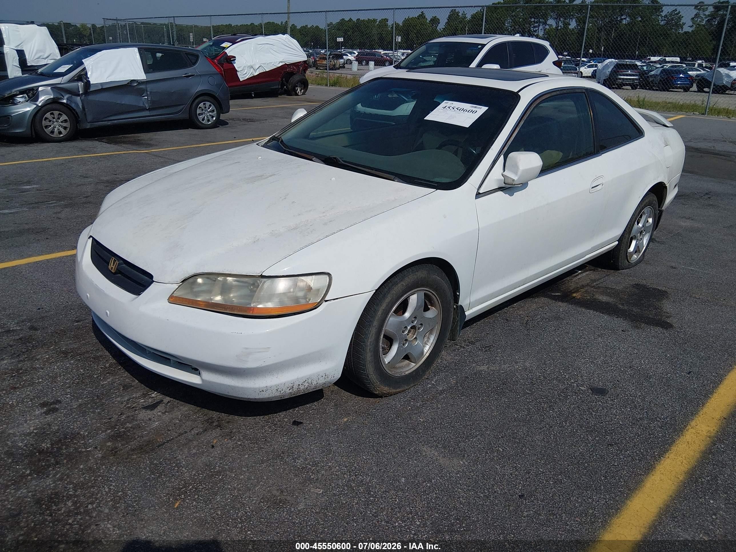 2000 Honda Accord 3.0 Ex White vin: 1HGCG225XYA014718