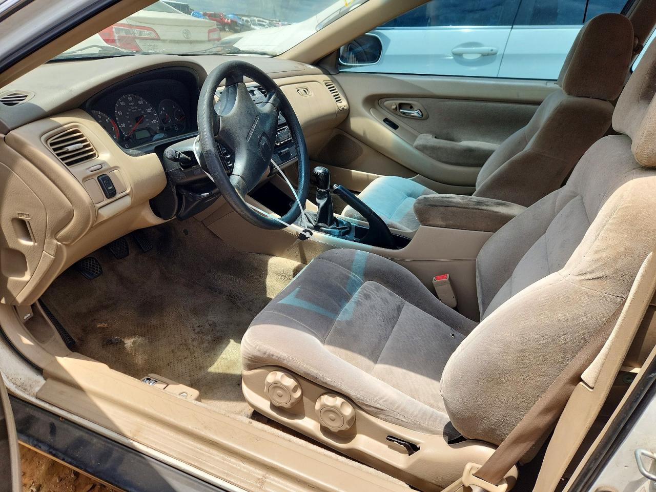 2002 Honda Accord Lx White vin: 1HGCG31412A026472
