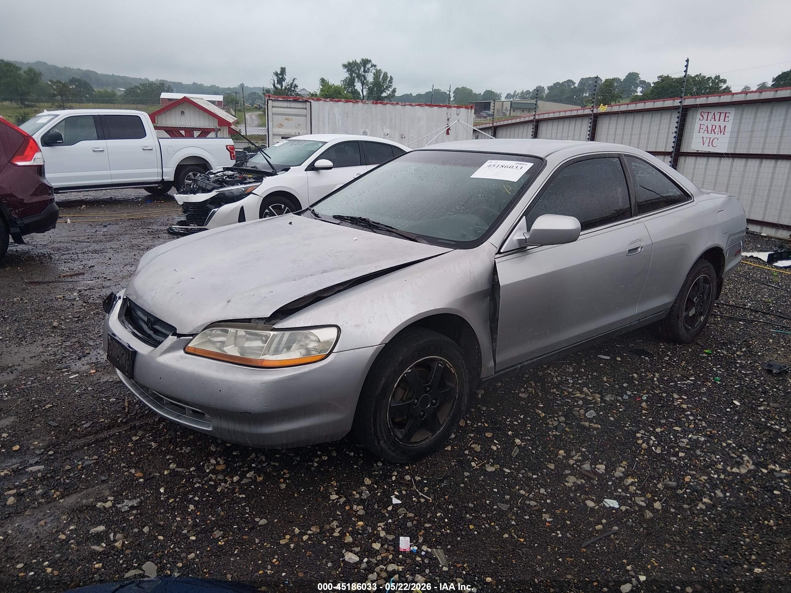 2000 Honda Accord 2.3 Lx Silver vin: 1HGCG3148YA008818