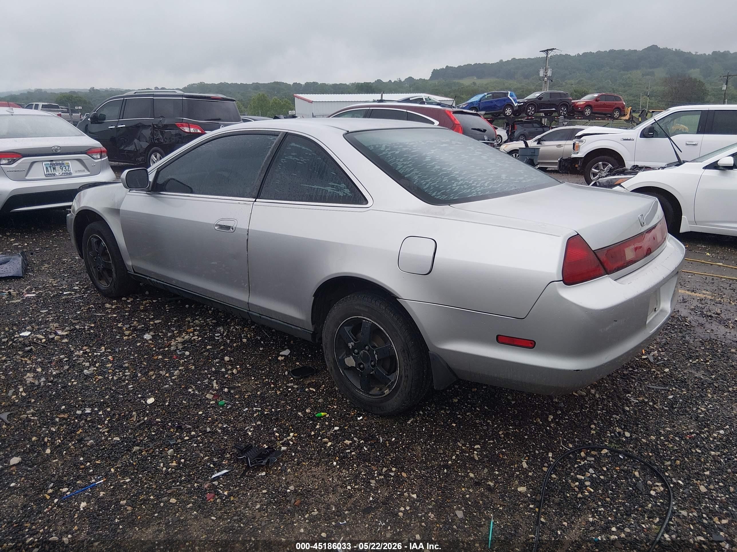 2000 Honda Accord 2.3 Lx Silver vin: 1HGCG3148YA008818
