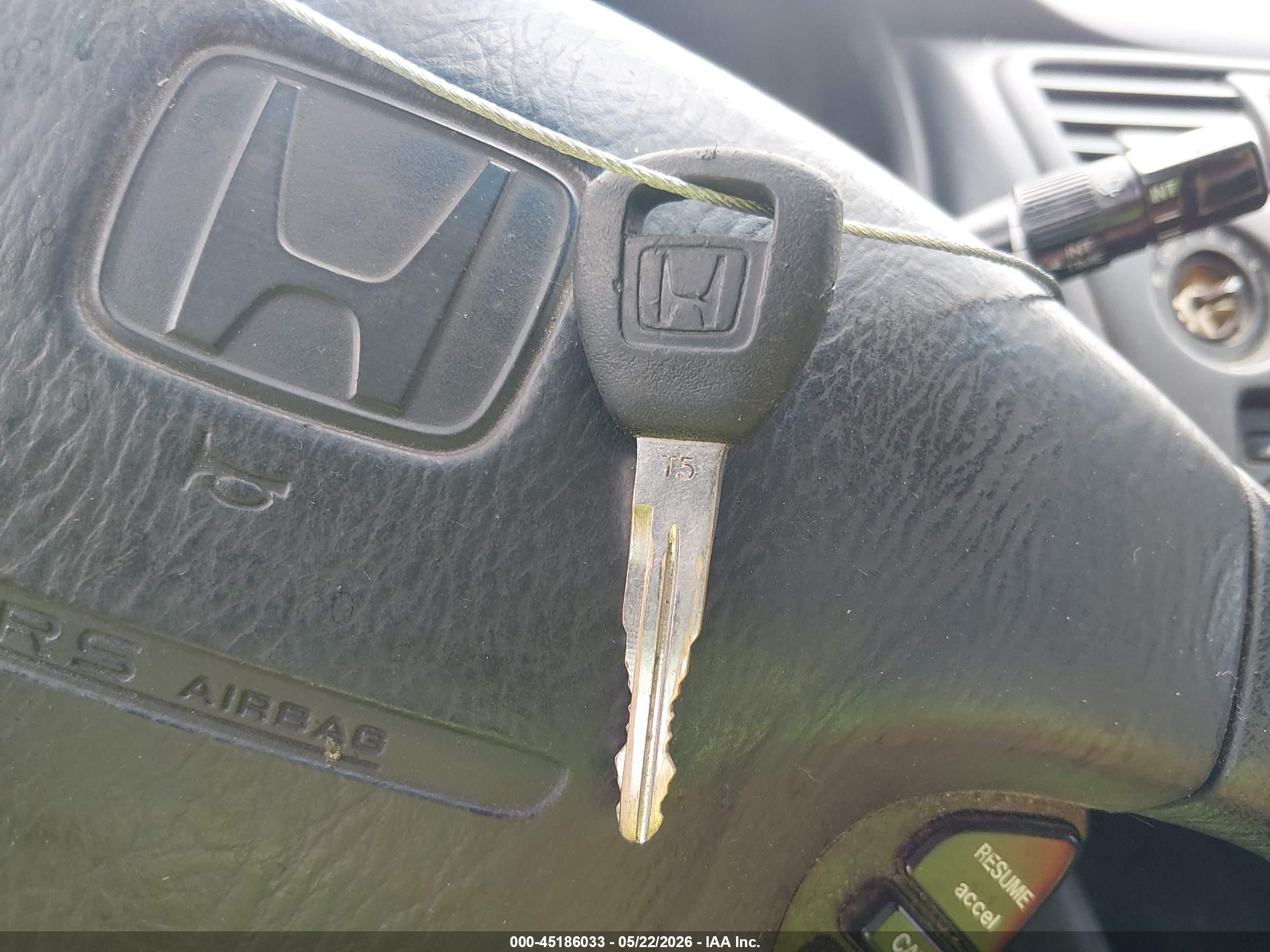 2000 Honda Accord 2.3 Lx Silver vin: 1HGCG3148YA008818