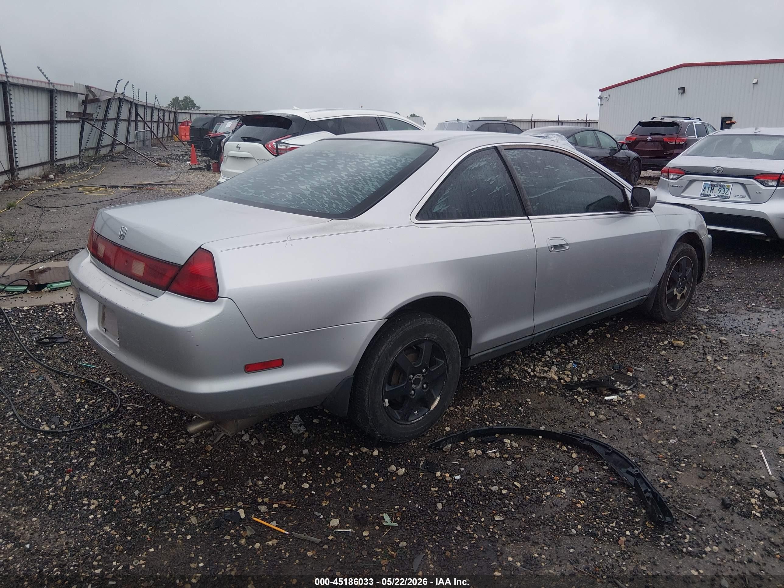 2000 Honda Accord 2.3 Lx Silver vin: 1HGCG3148YA008818