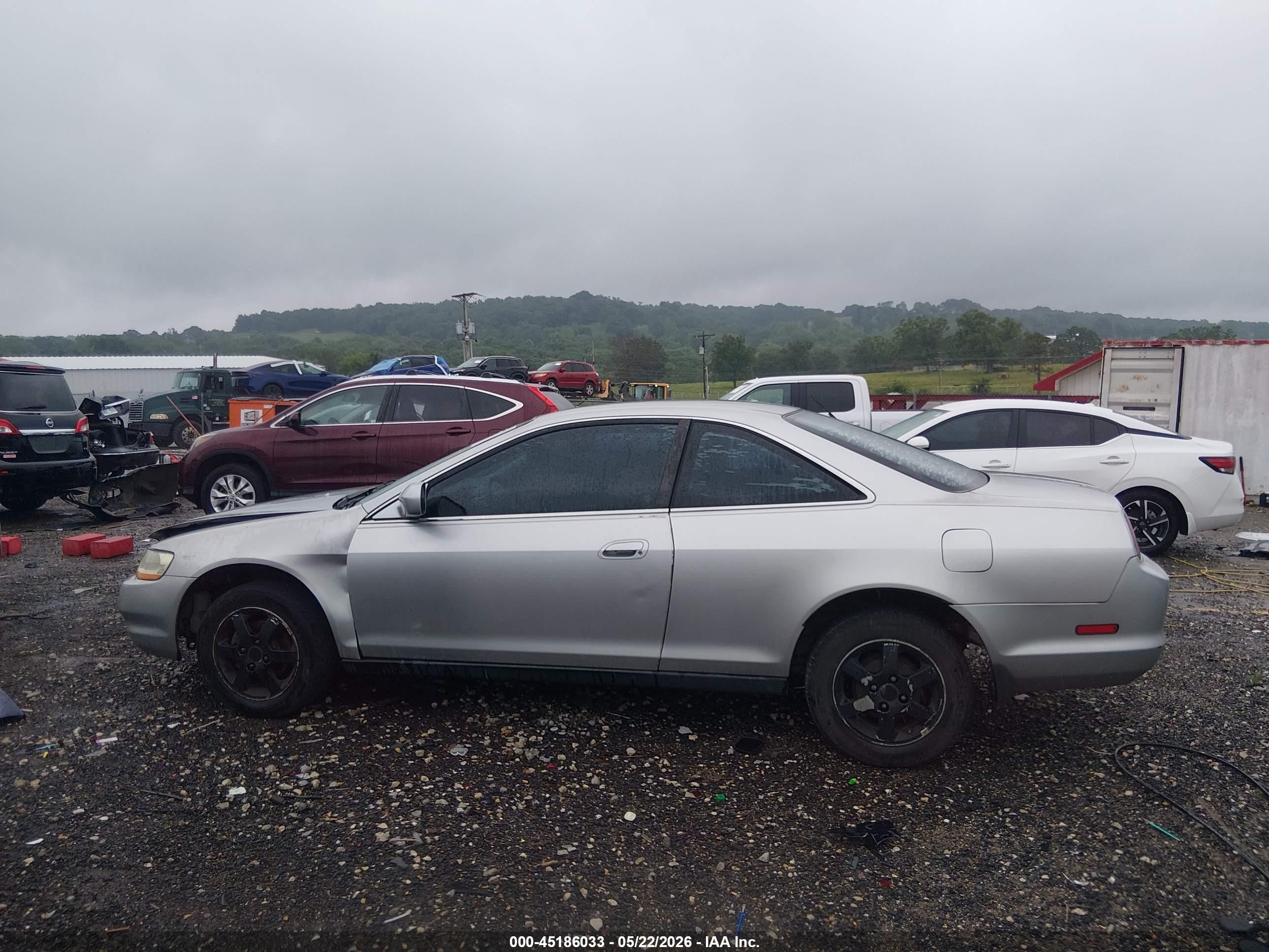 2000 Honda Accord 2.3 Lx Silver vin: 1HGCG3148YA008818