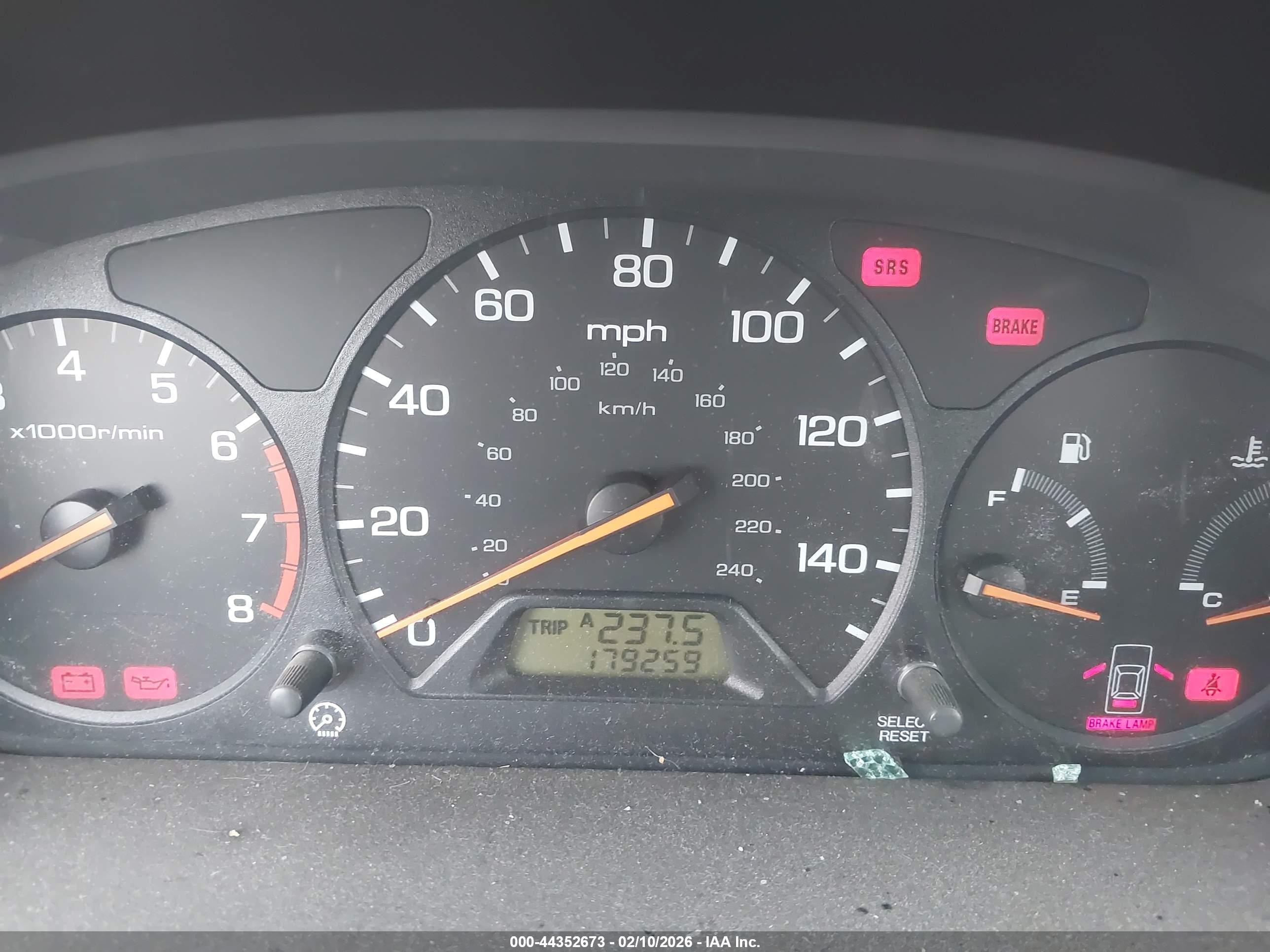 2000 Honda Accord 2.3 Ex Серебряный vin: 1HGCG3160YA010144