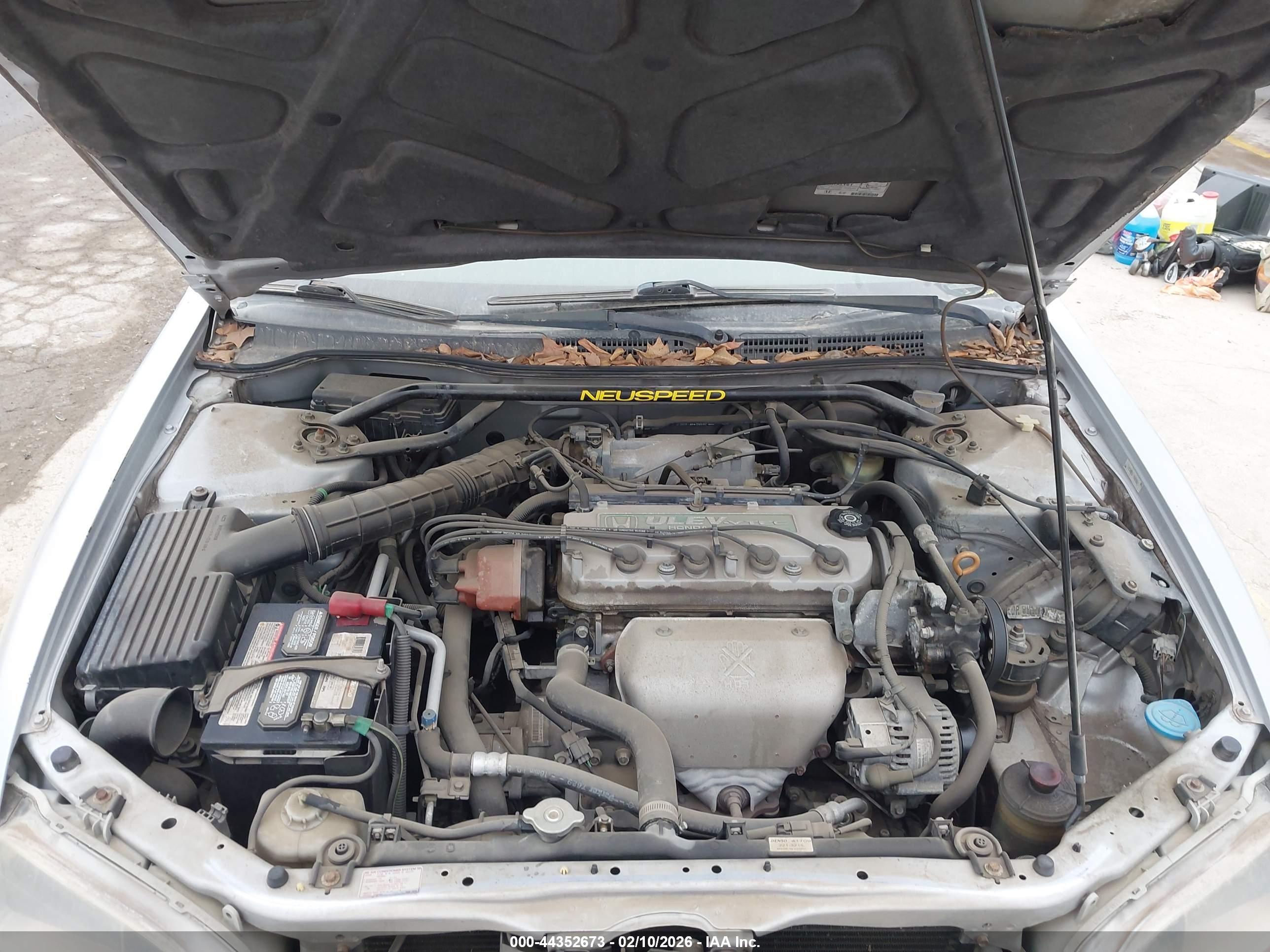 2000 Honda Accord 2.3 Ex Серебряный vin: 1HGCG3160YA010144