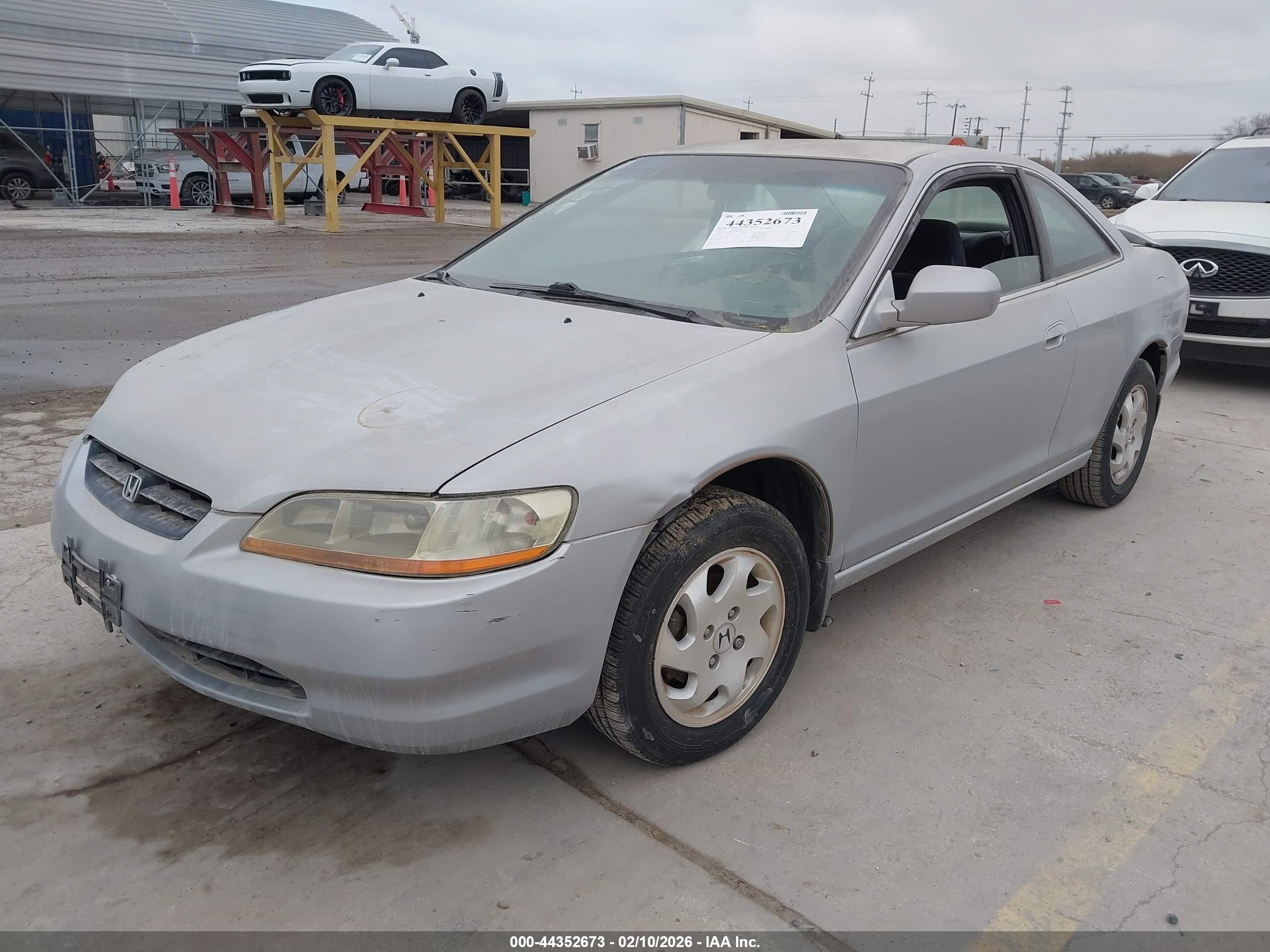 2000 Honda Accord 2.3 Ex Серебряный vin: 1HGCG3160YA010144