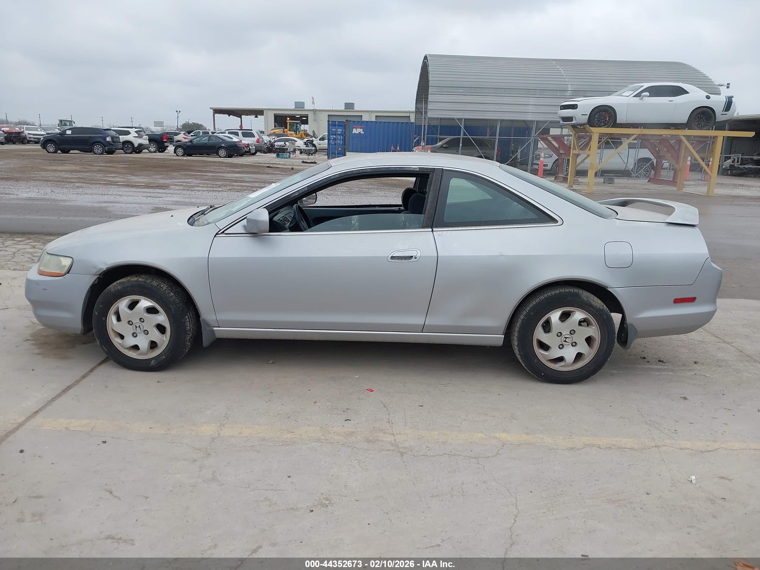 2000 Honda Accord 2.3 Ex Серебряный vin: 1HGCG3160YA010144