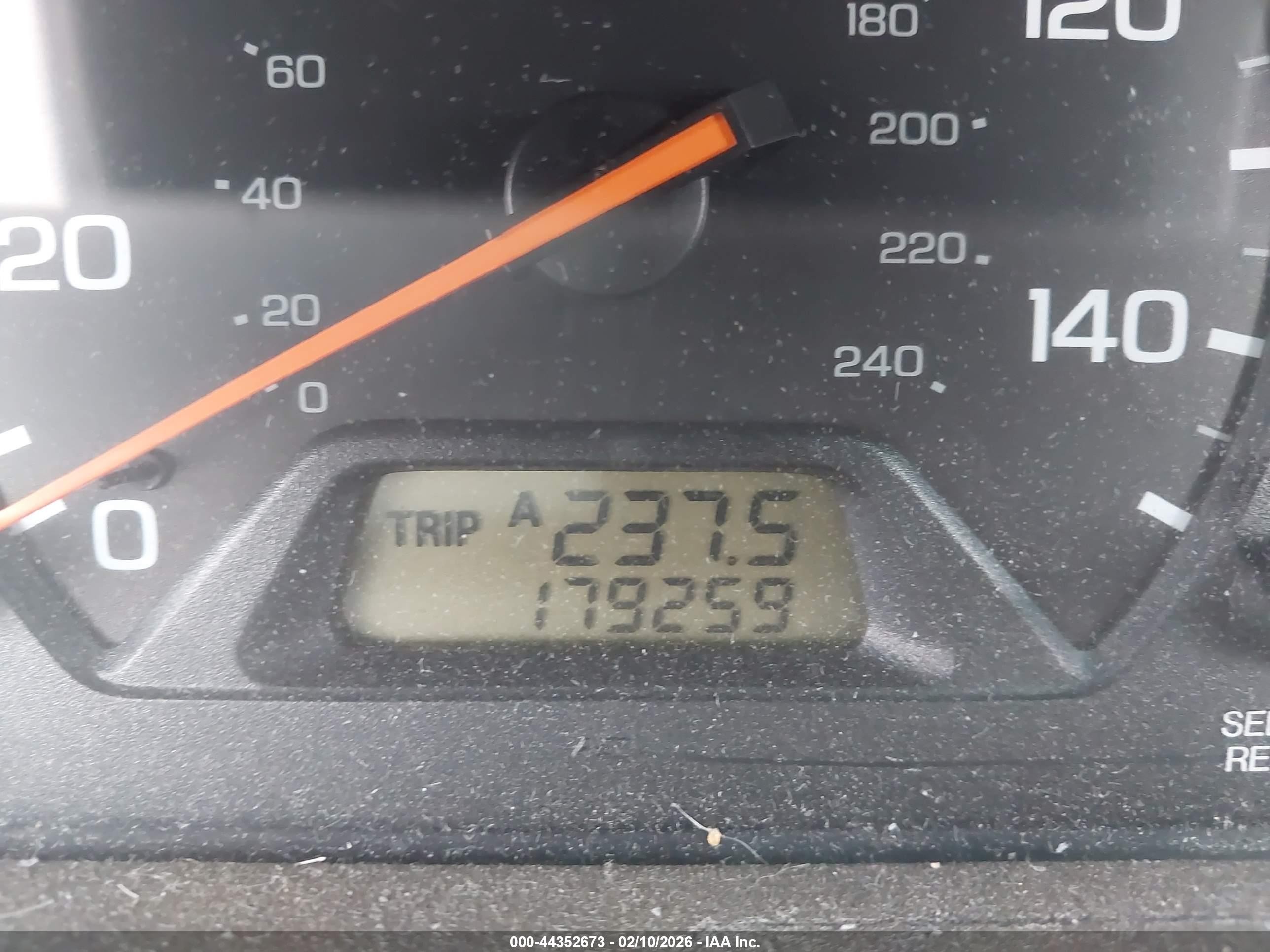 2000 Honda Accord 2.3 Ex Серебряный vin: 1HGCG3160YA010144