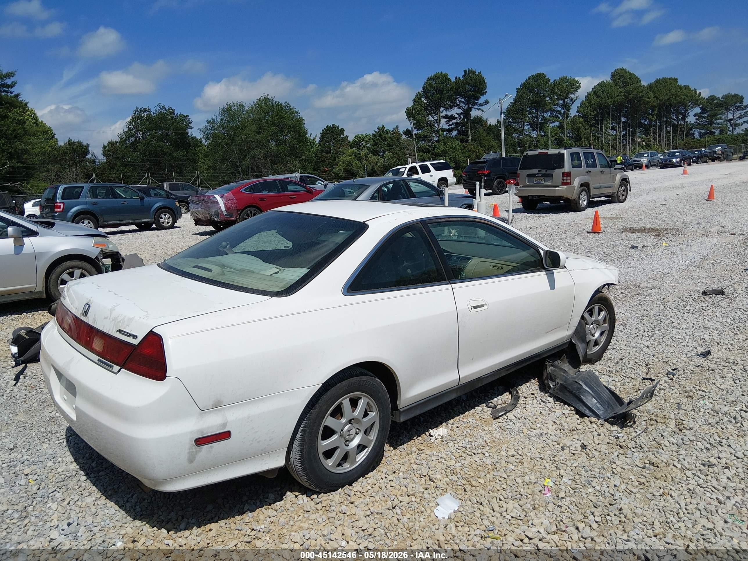 2002 Honda Accord 2.3 Se White vin: 1HGCG32072A009364