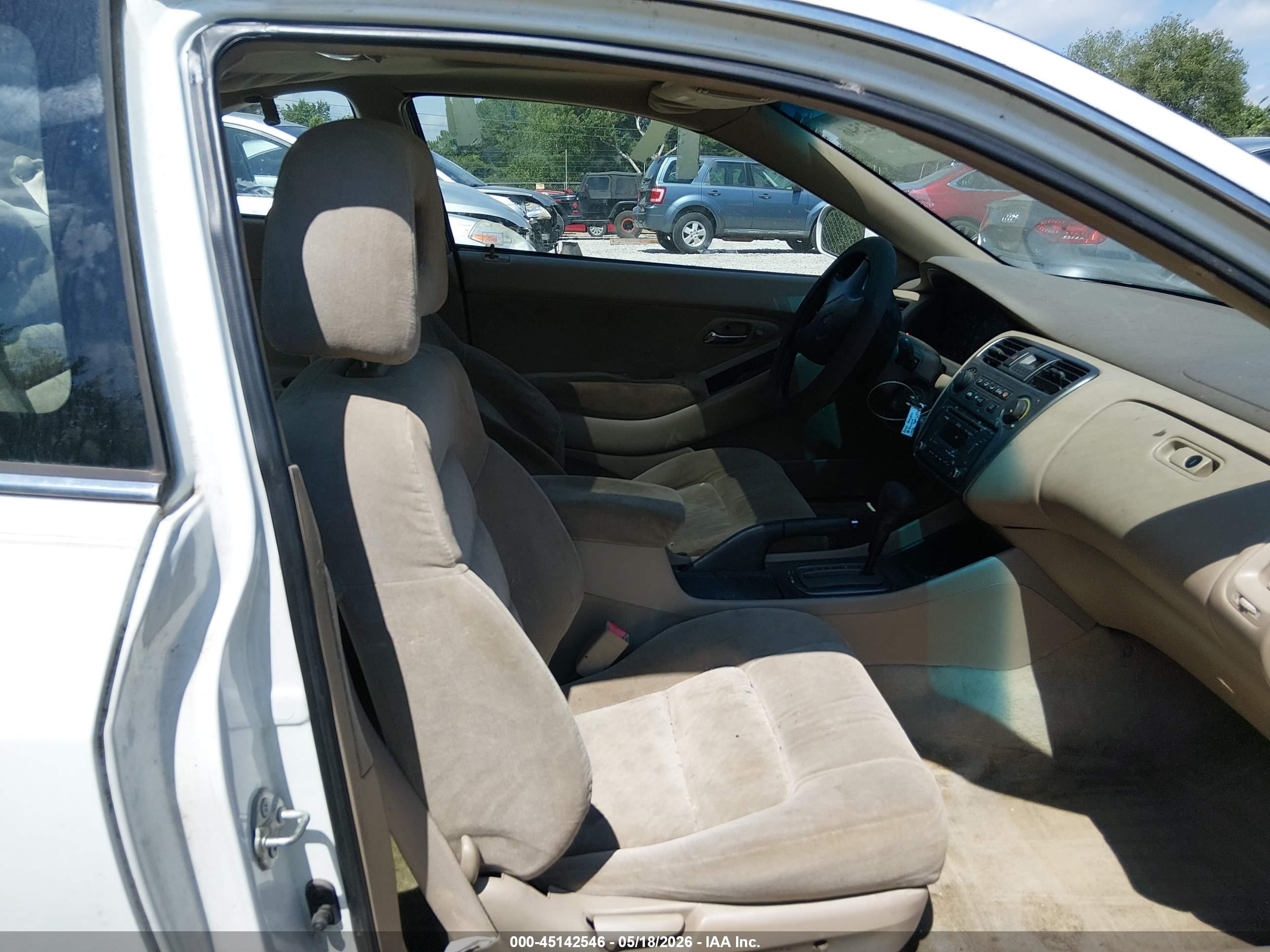 2002 Honda Accord 2.3 Se White vin: 1HGCG32072A009364