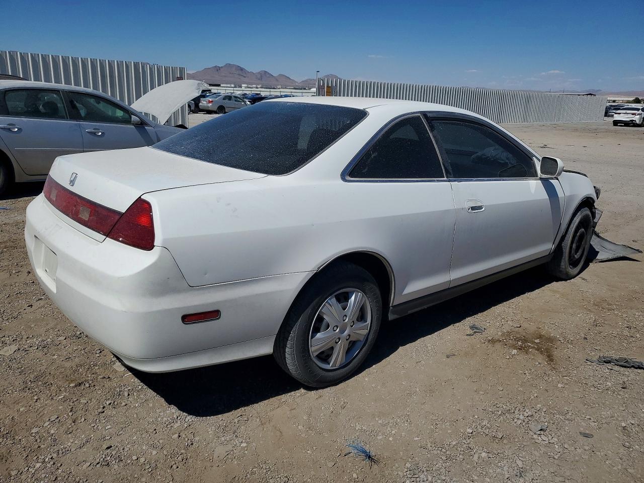 2001 Honda Accord Lx White vin: 1HGCG32471A032421