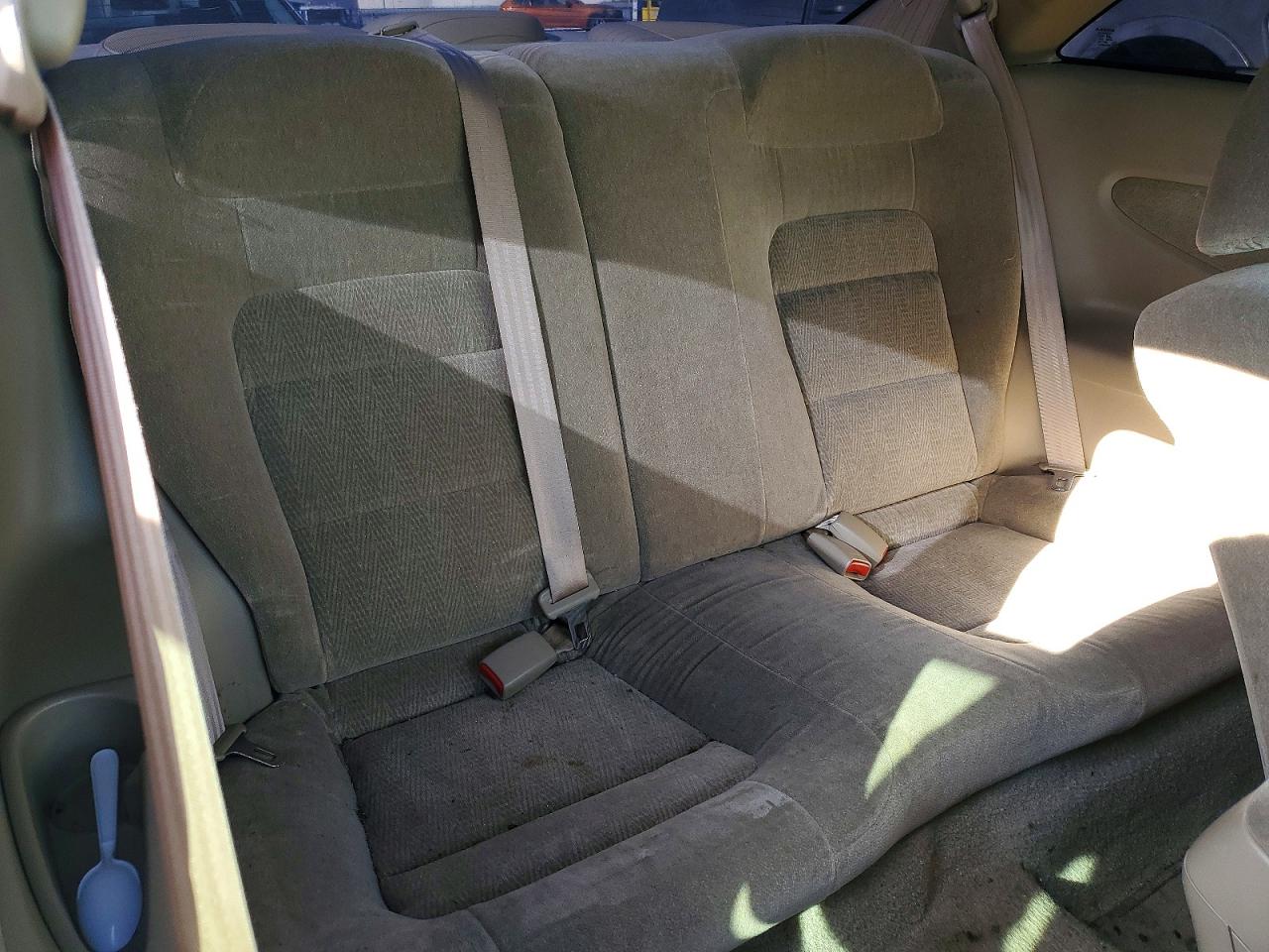 1998 Honda Accord Lx White vin: 1HGCG3249WA012386
