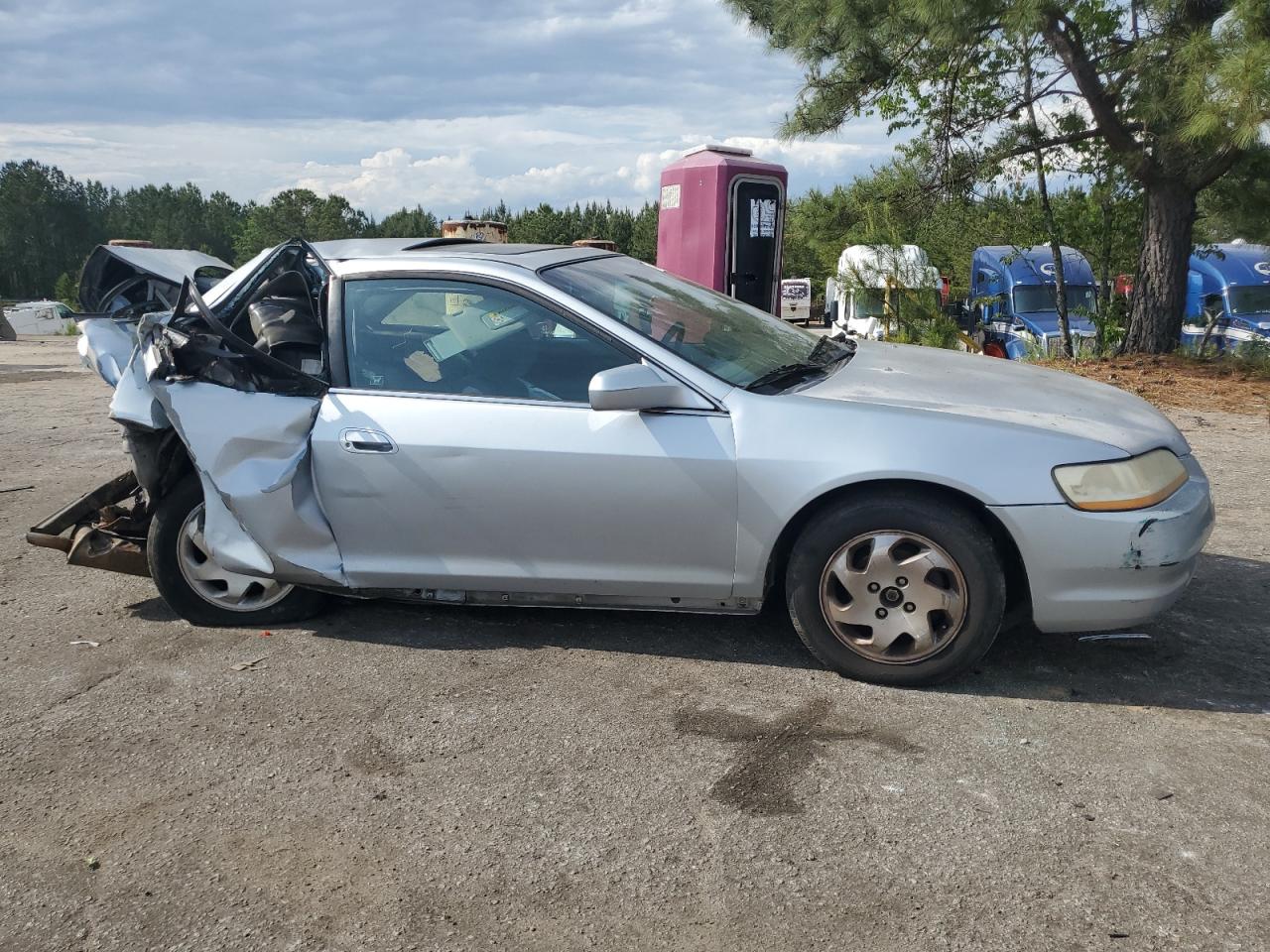 1998 Honda Accord Ex Silver vin: 1HGCG3250WA017338