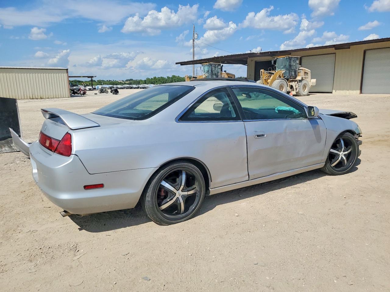 2000 Honda Accord 2d Ex Silver vin: 1HGCG3256YA018237