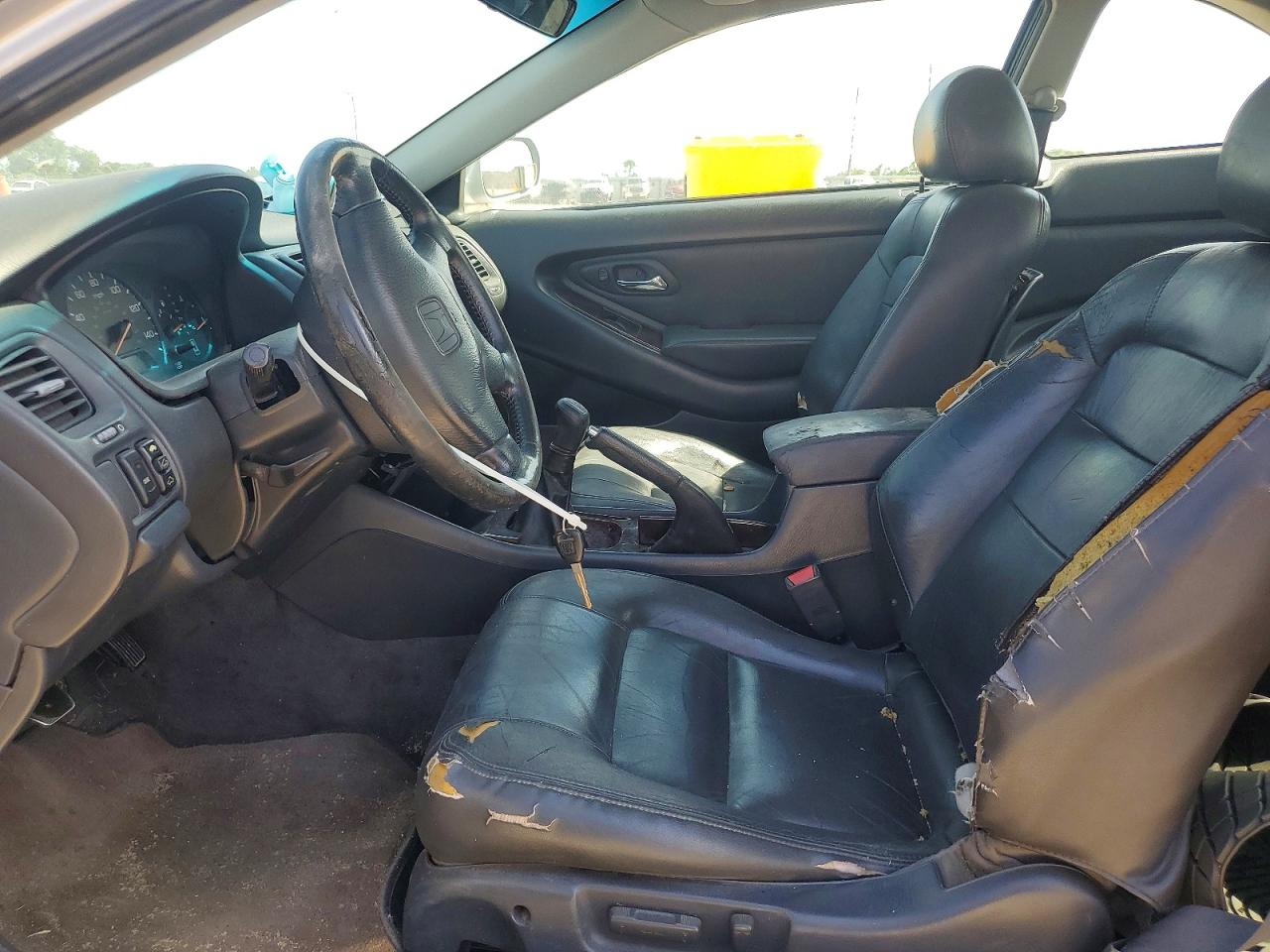 2000 Honda Accord 2d Ex Silver vin: 1HGCG3256YA018237