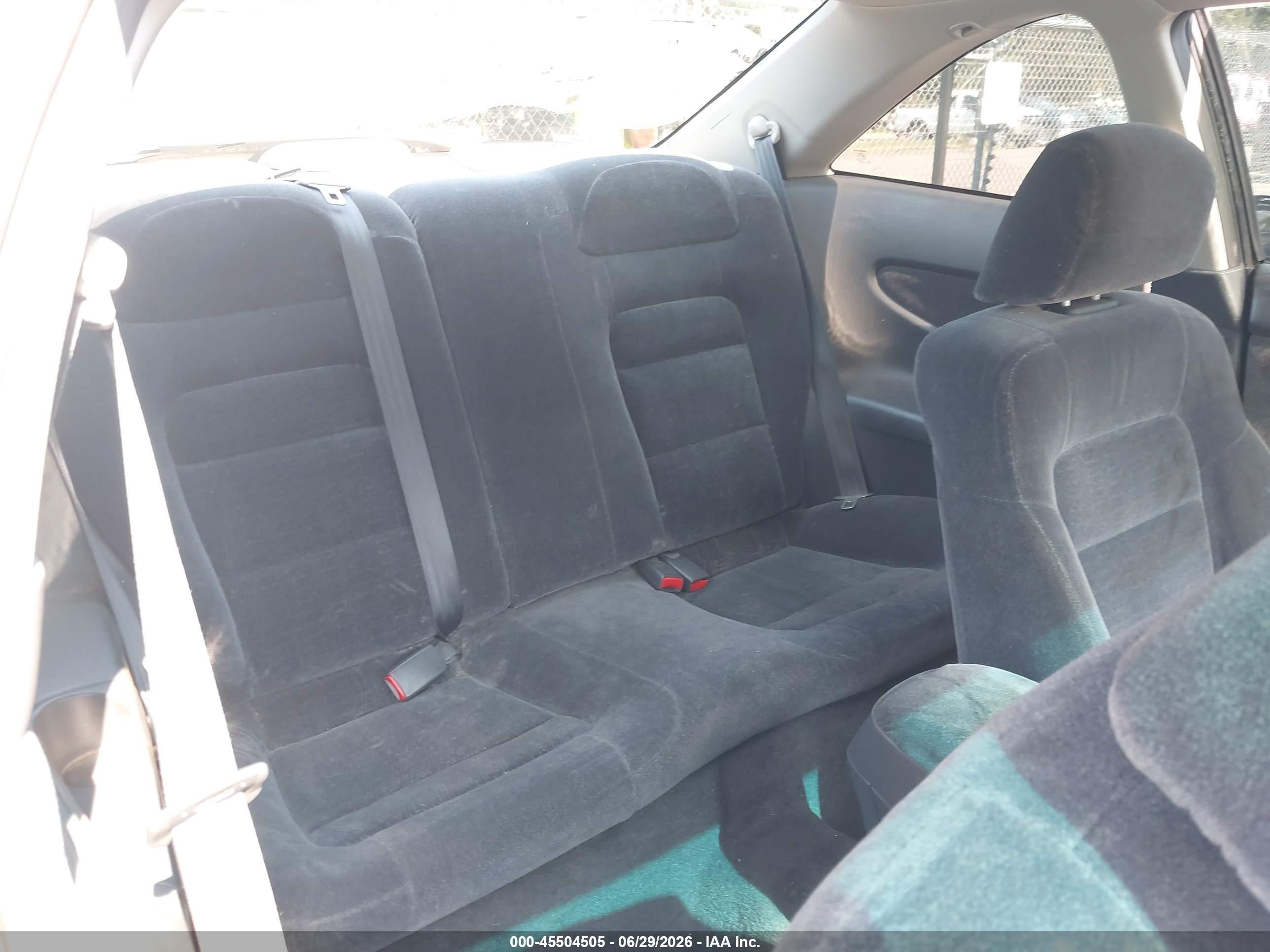 2000 Honda Accord 2.3 Lx Silver vin: 1HGCG3260YA032983