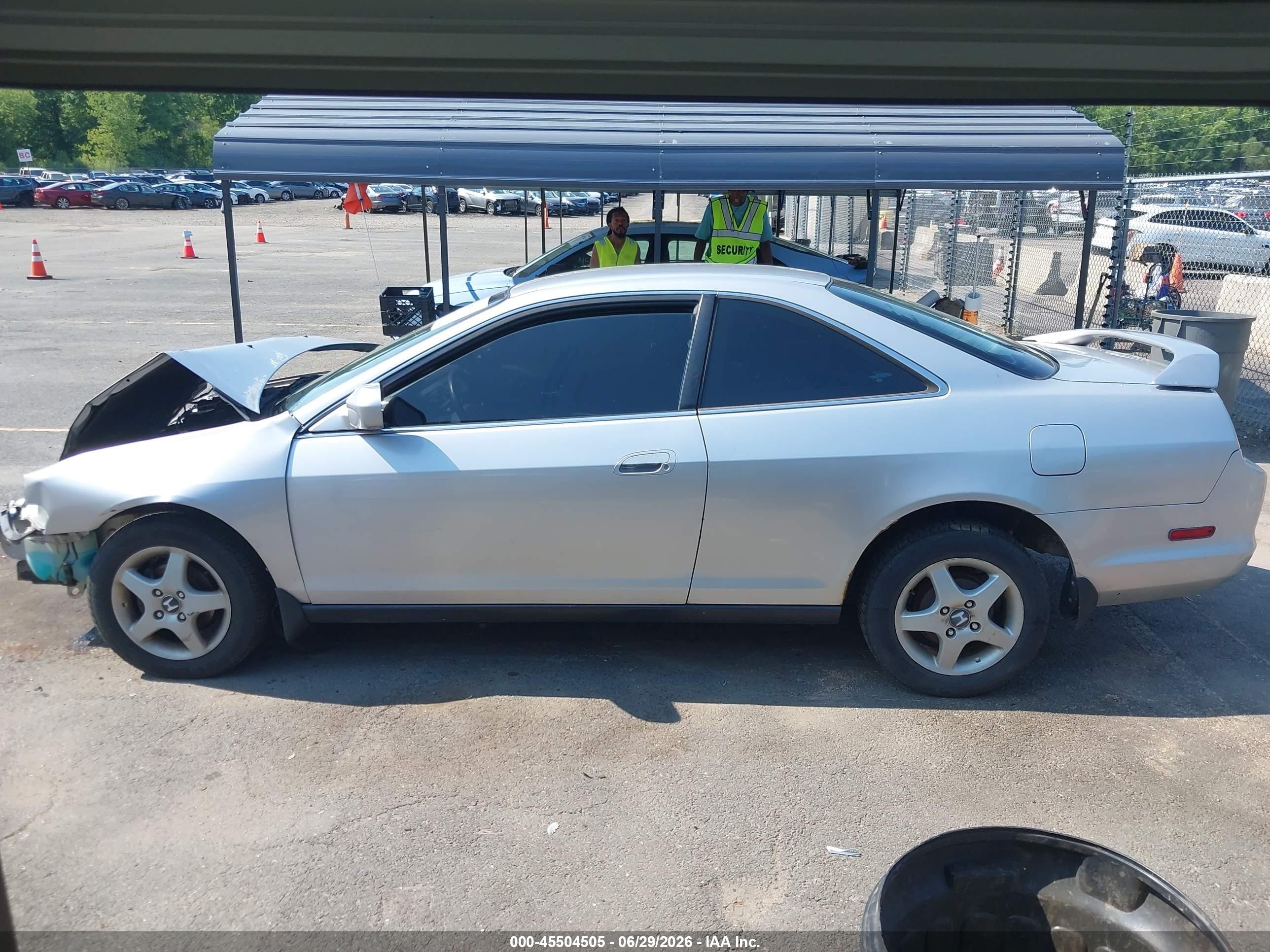 2000 Honda Accord 2.3 Lx Silver vin: 1HGCG3260YA032983