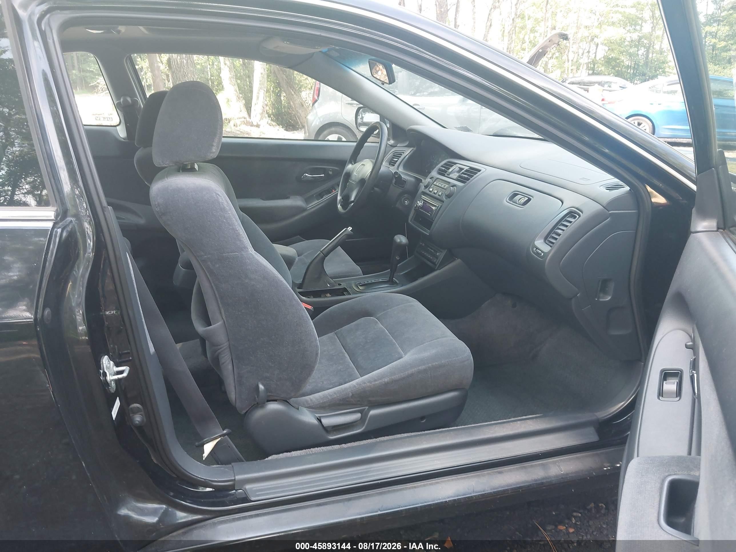 2000 Honda Accord 2.3 Ex Black vin: 1HGCG3270YA021510