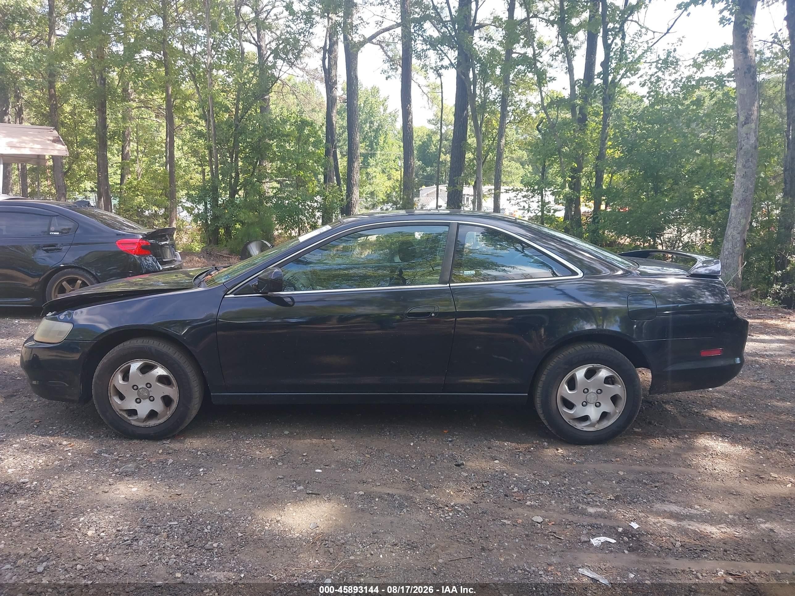 2000 Honda Accord 2.3 Ex Black vin: 1HGCG3270YA021510