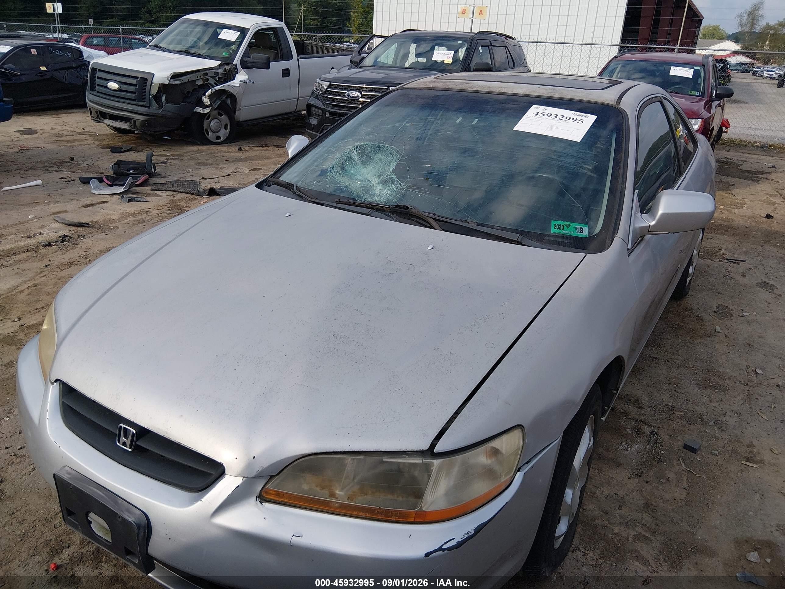 2000 Honda Accord 2.3 Ex Silver vin: 1HGCG3272YA026451