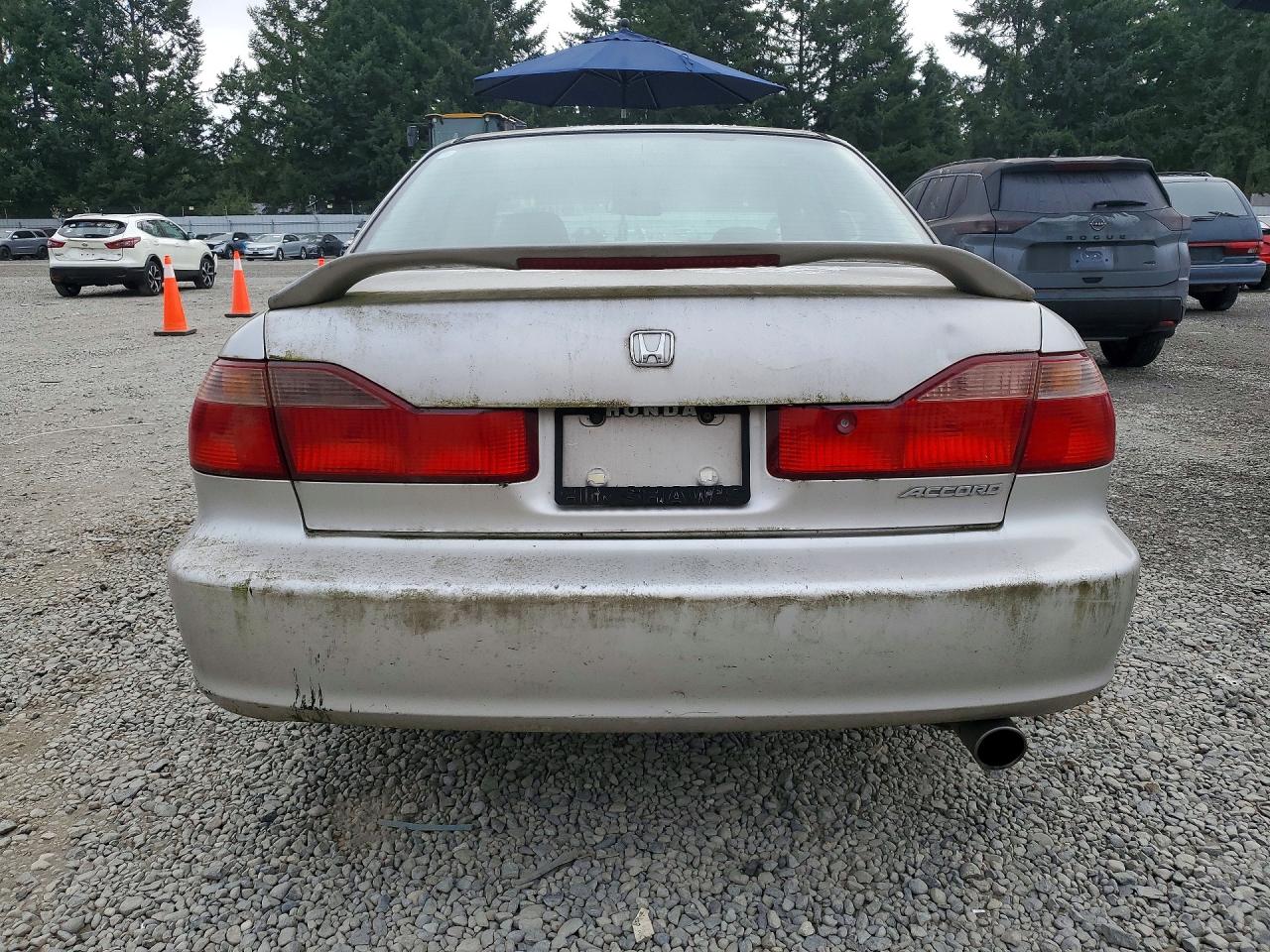 1998 Honda Accord Lx Silver vin: 1HGCG5540WA251560