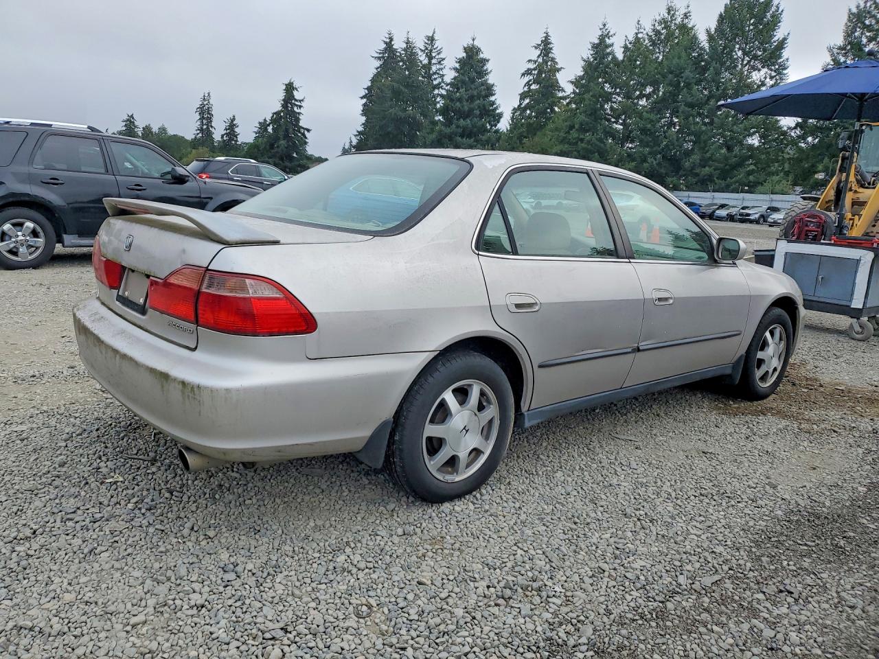 1998 Honda Accord Lx Silver vin: 1HGCG5540WA251560