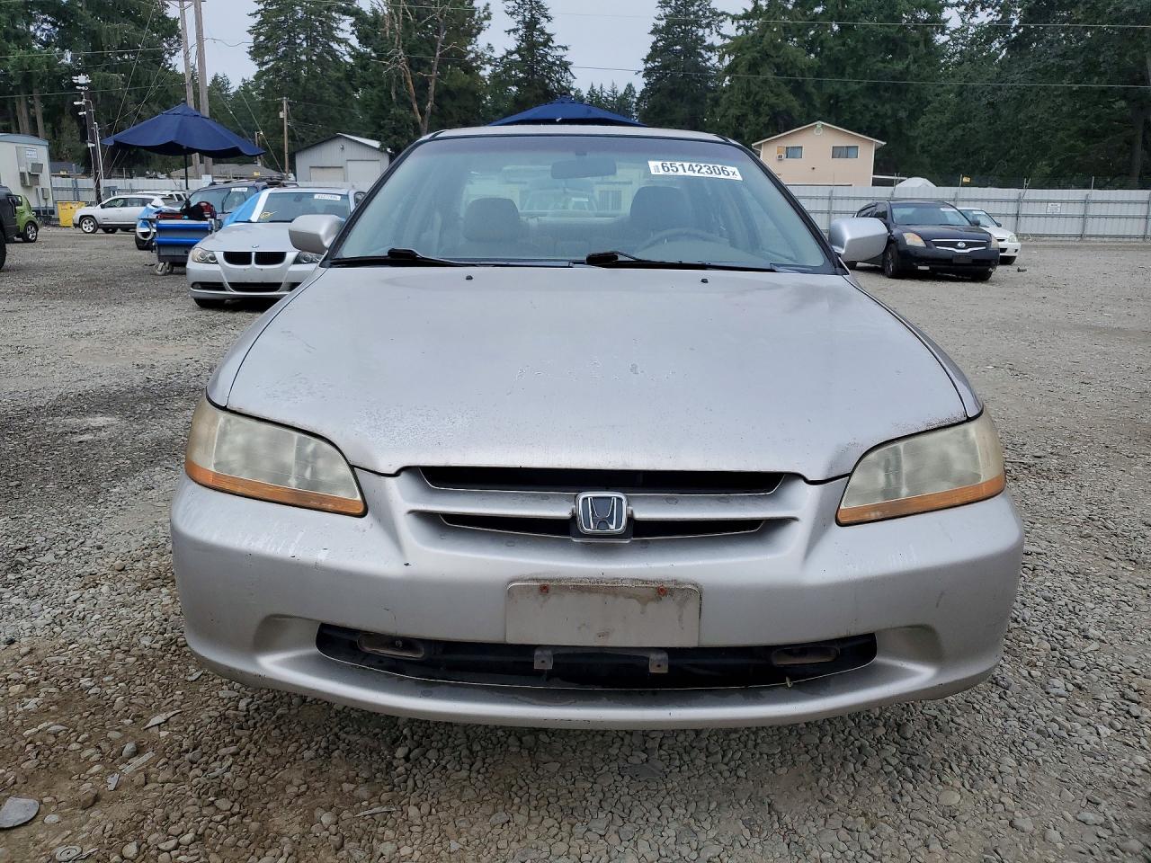 1998 Honda Accord Lx Silver vin: 1HGCG5540WA251560