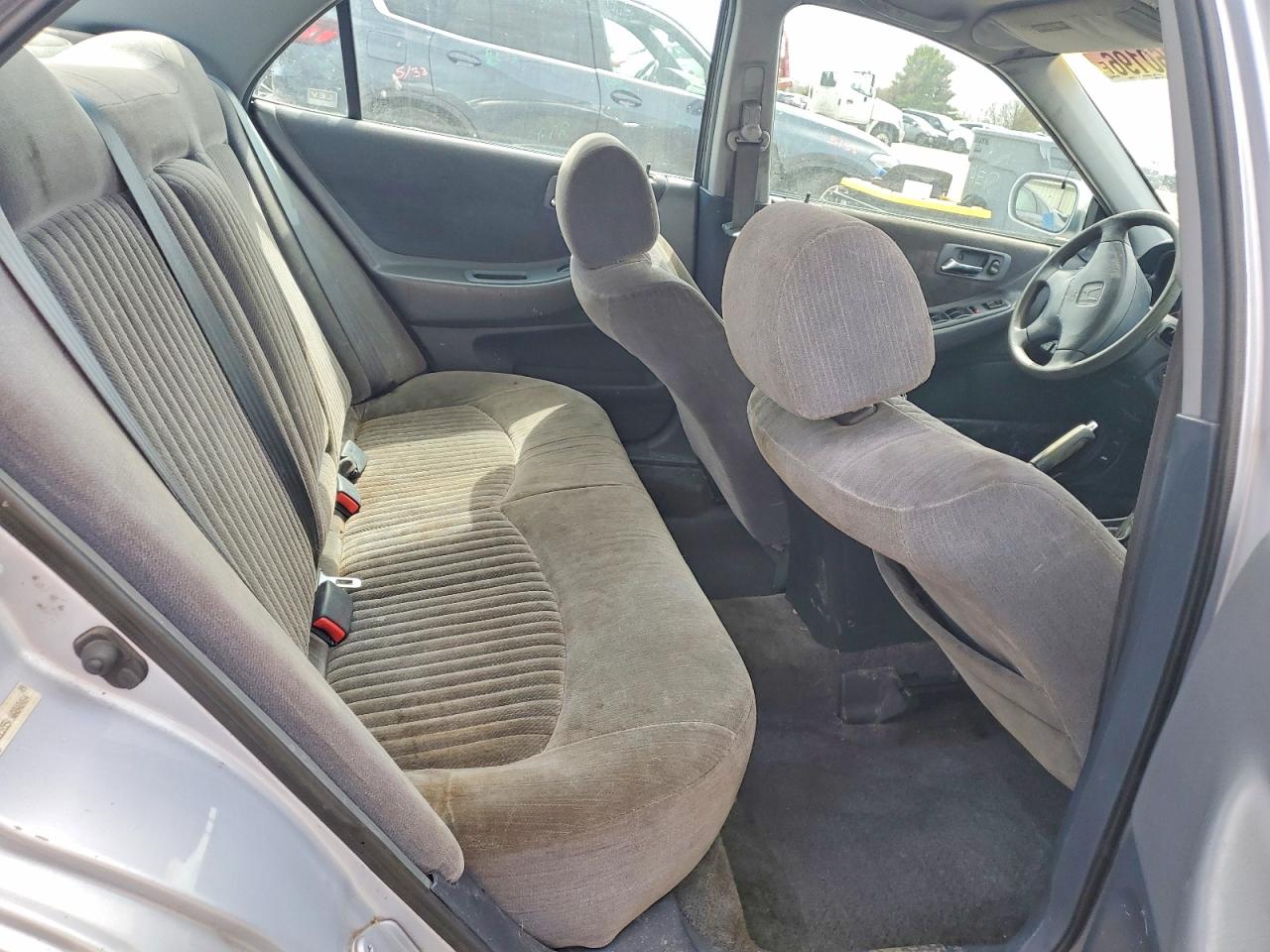 1998 Honda Accord Lx Silver vin: 1HGCG5541WA040464