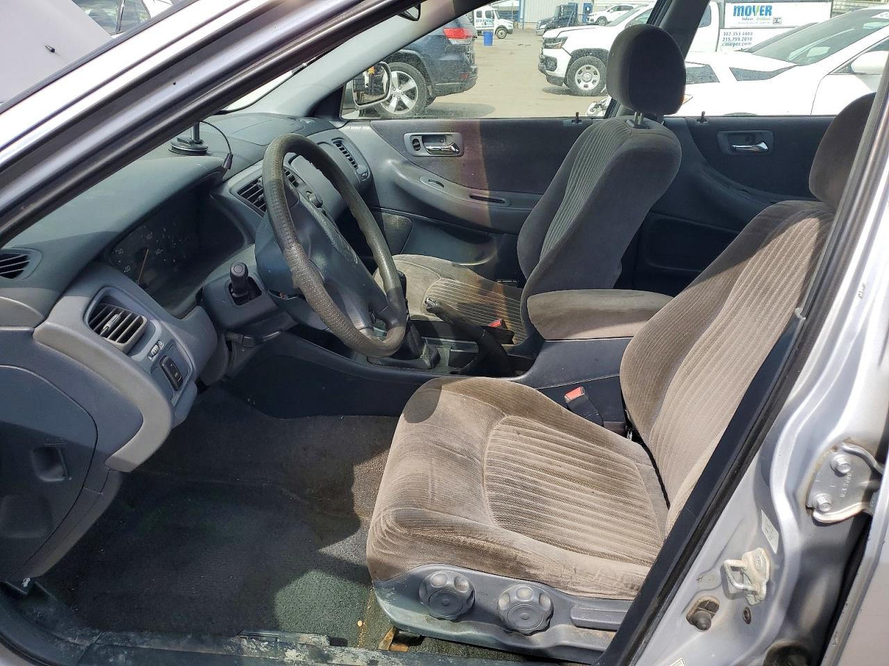 1998 Honda Accord Lx Silver vin: 1HGCG5541WA040464