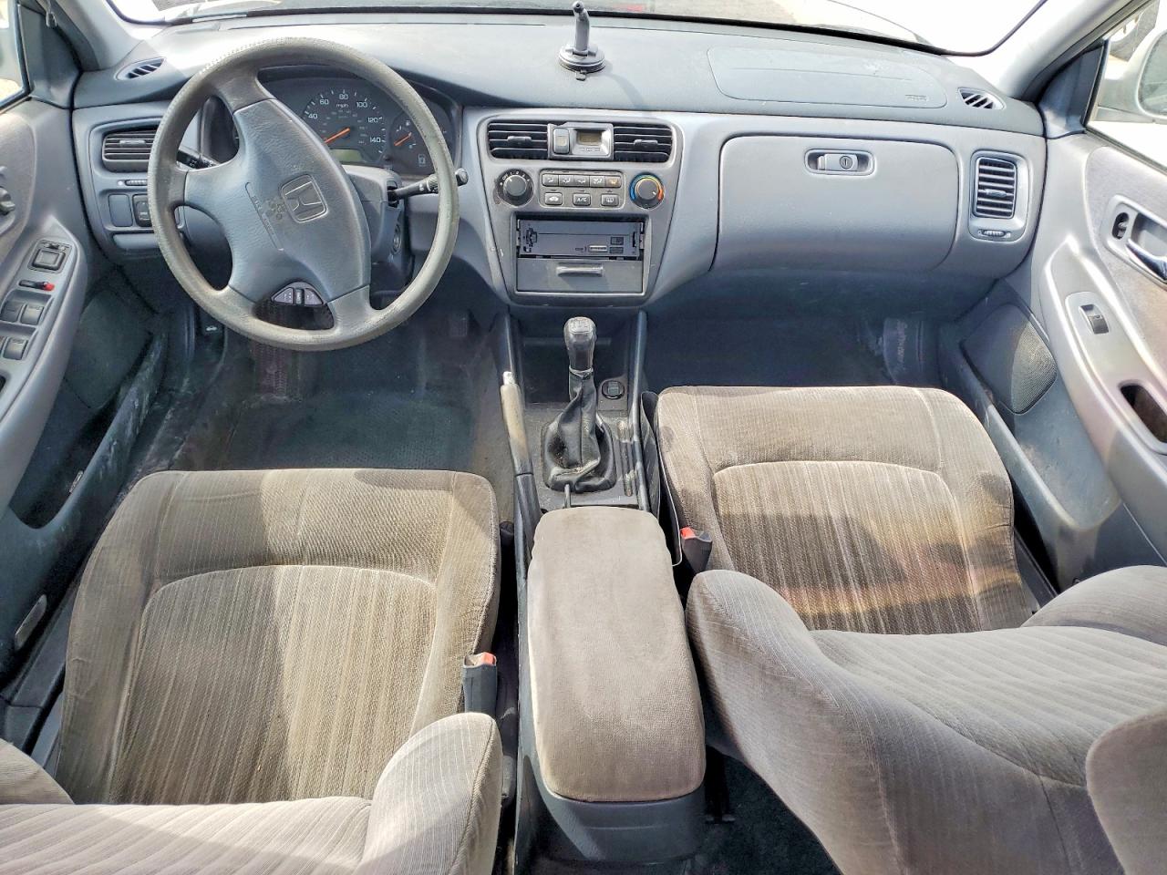 1998 Honda Accord Lx Silver vin: 1HGCG5541WA040464