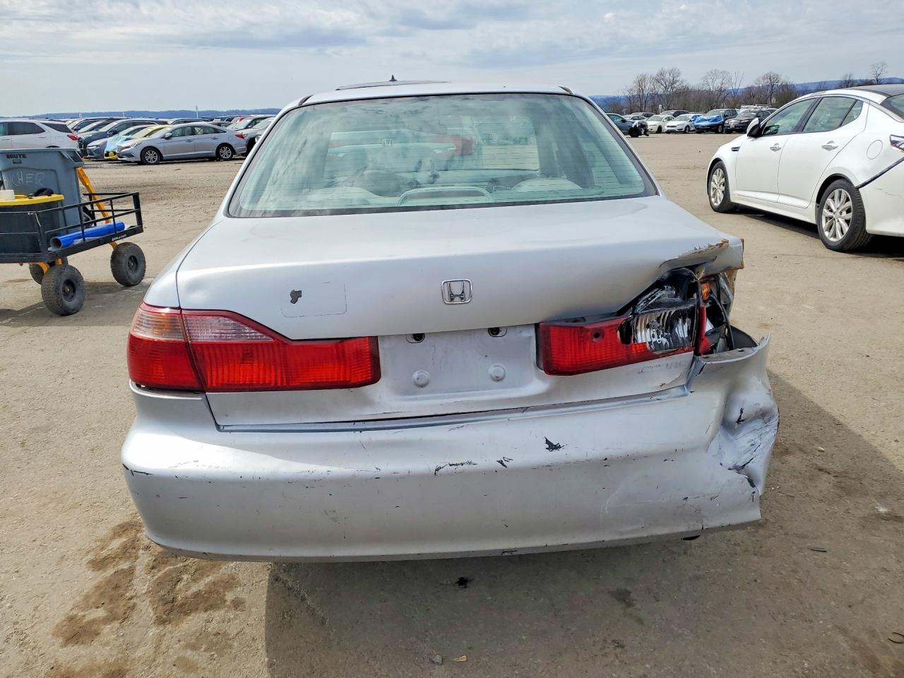 1998 Honda Accord Lx Silver vin: 1HGCG5541WA040464
